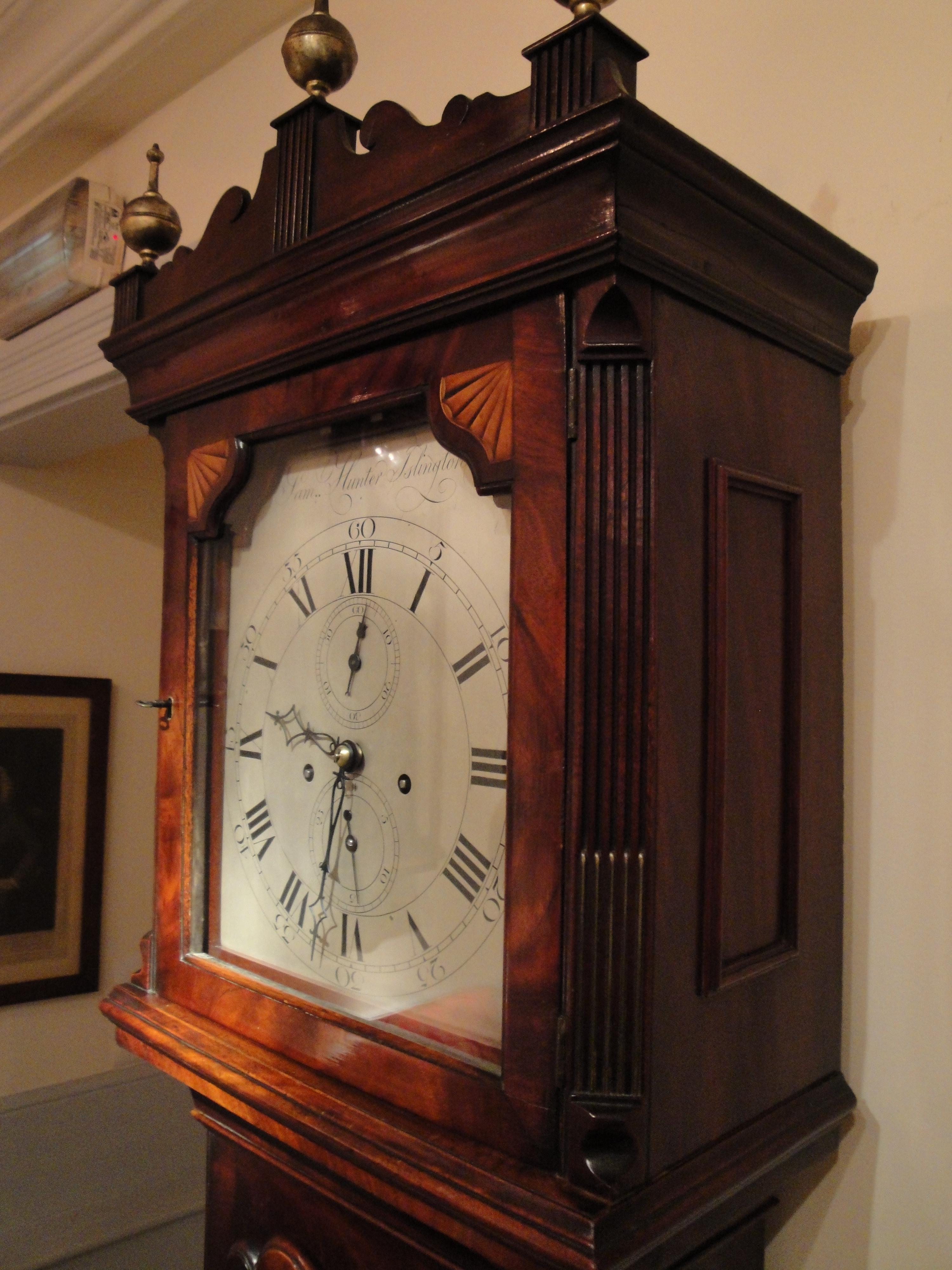 XVIIIe siècle Horloge de parquet ancienne en acajou de style George III par Samuel Hunter d'Islington London en vente
