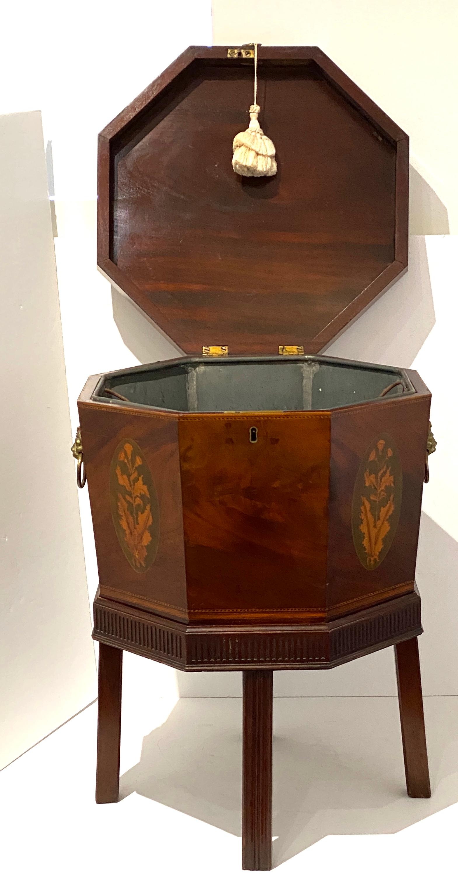 George III Mahogany Marquetry Cellarette For Sale 2