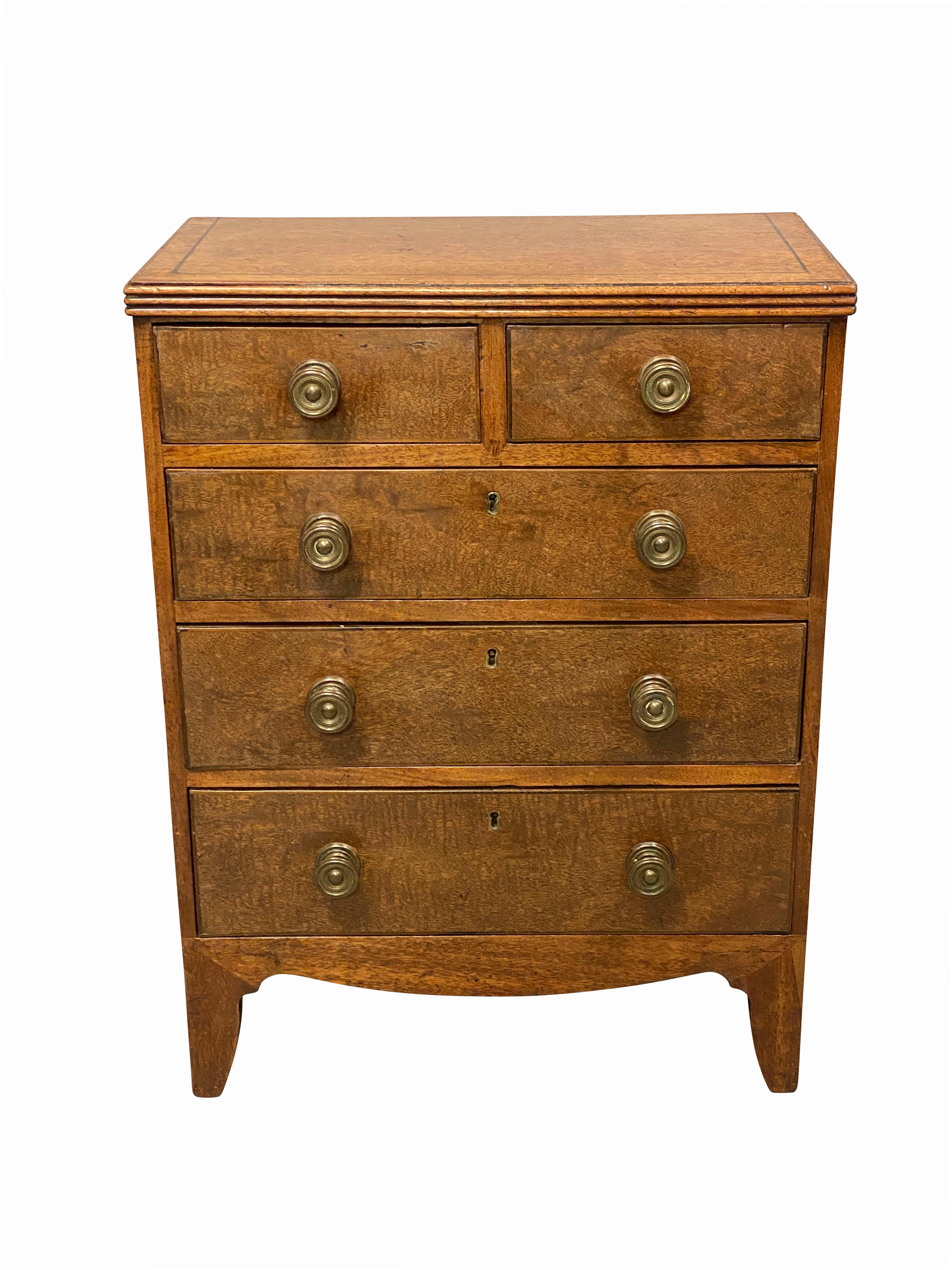 George III Mahogany Miniature Chest In Good Condition For Sale In Essex, MA