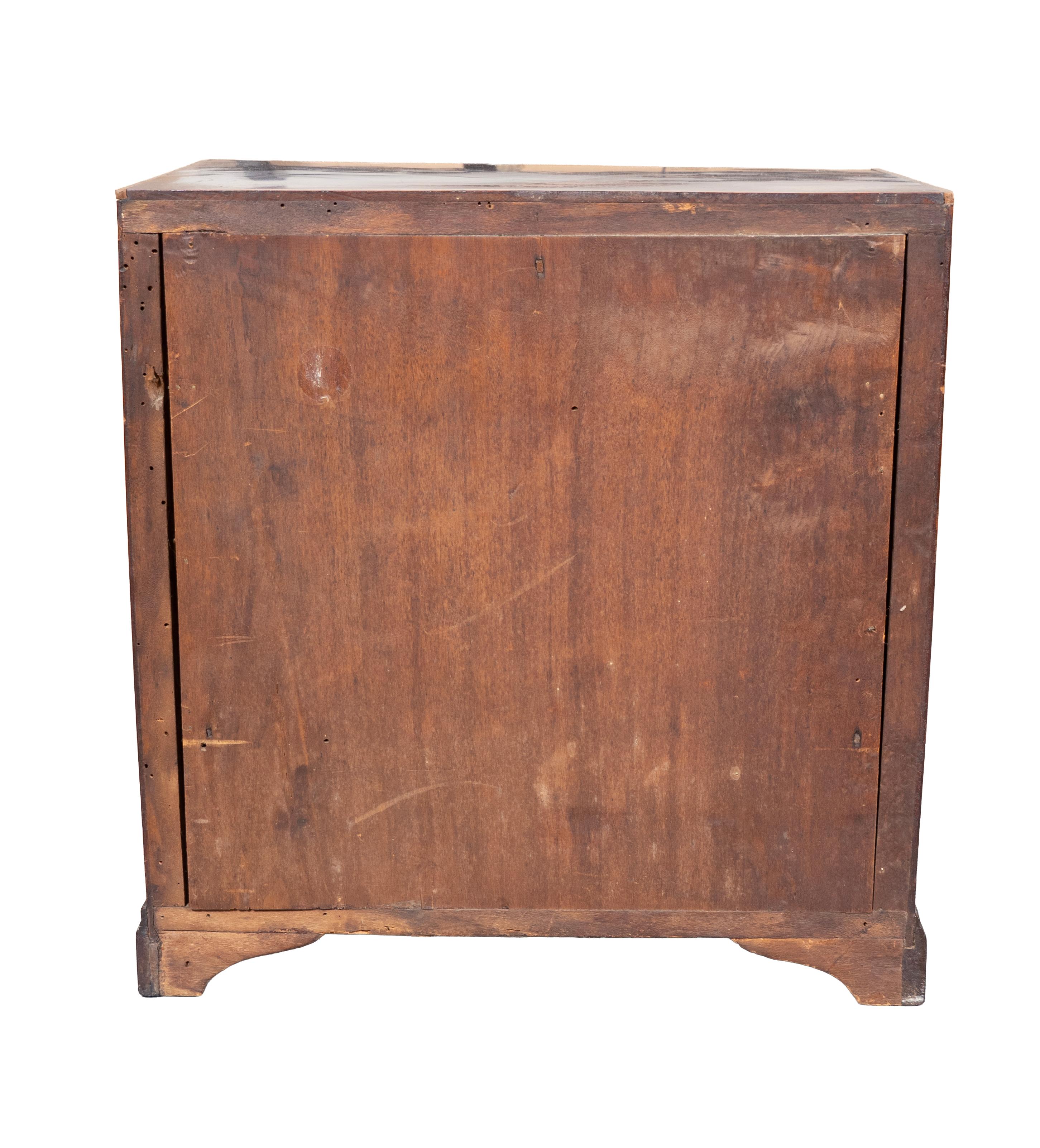 George III Mahogany Miniature Chest In Good Condition For Sale In Essex, MA