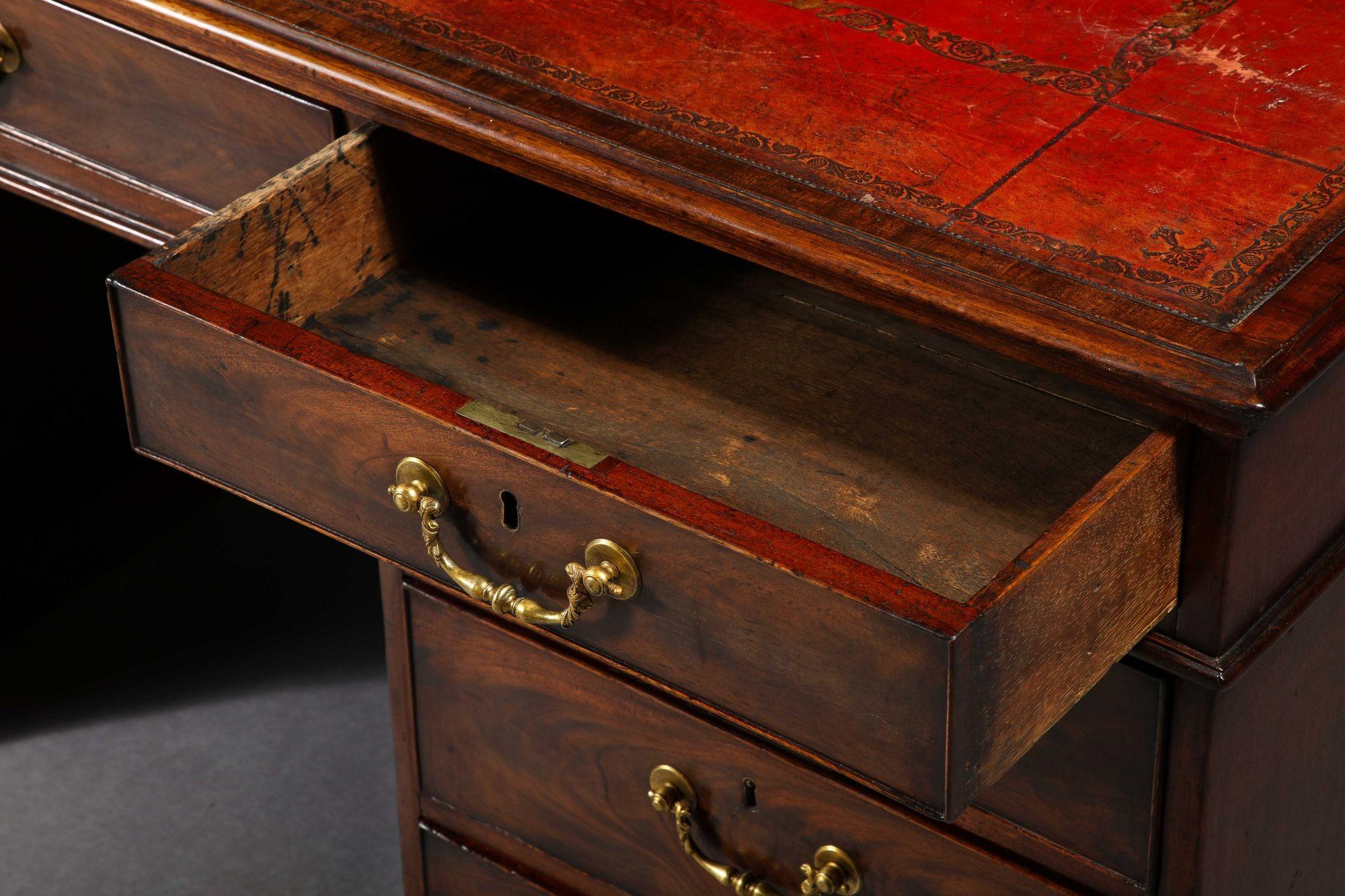 George III Mahogany Partner's Desk In Good Condition For Sale In Greenwich, CT