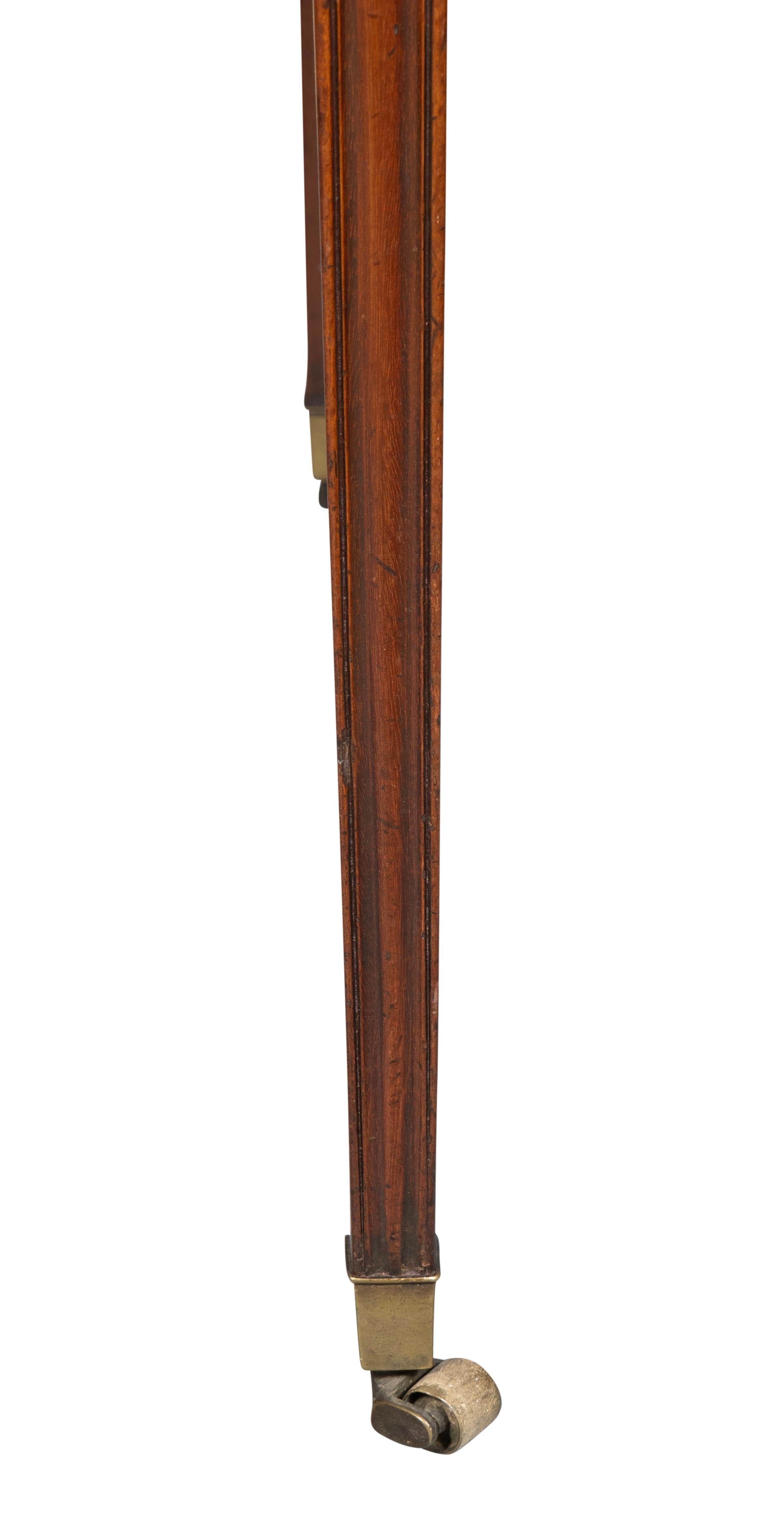 Mahagoni-Pembroke-Tisch aus der George-III-Periode im Angebot 5
