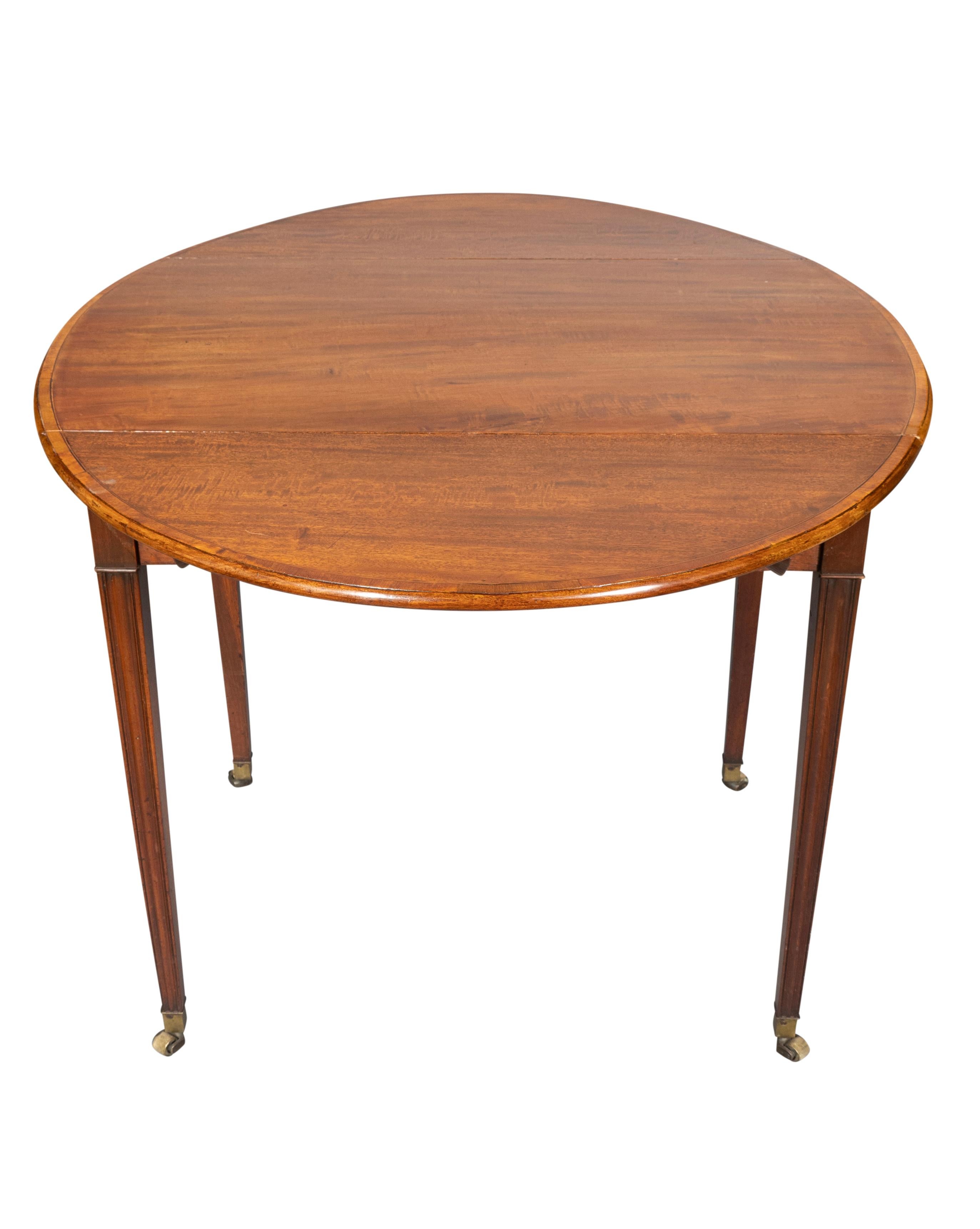 Mahagoni-Pembroke-Tisch aus der George-III-Periode im Angebot 1