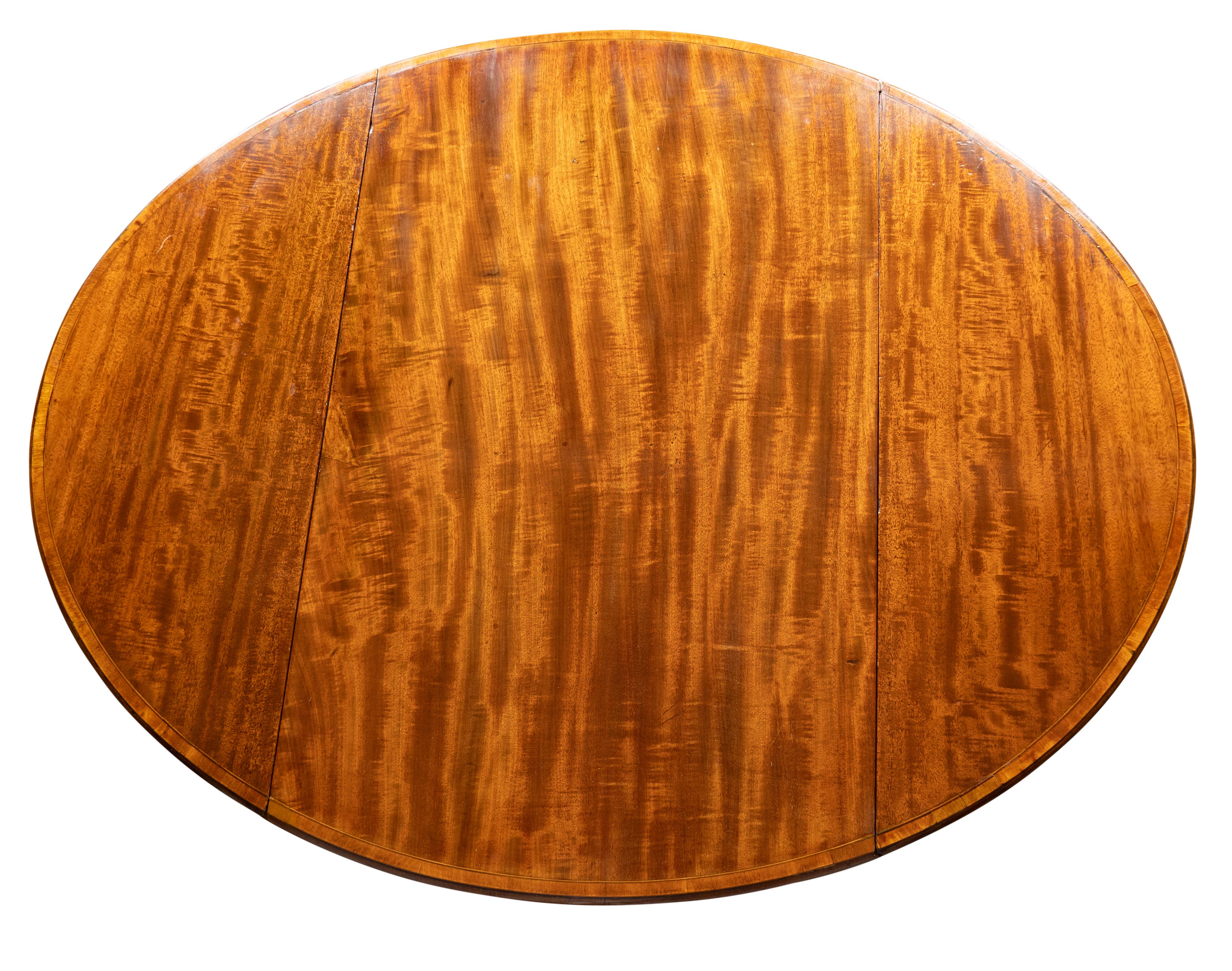 Mahagoni-Pembroke-Tisch aus der George-III-Periode im Angebot 2