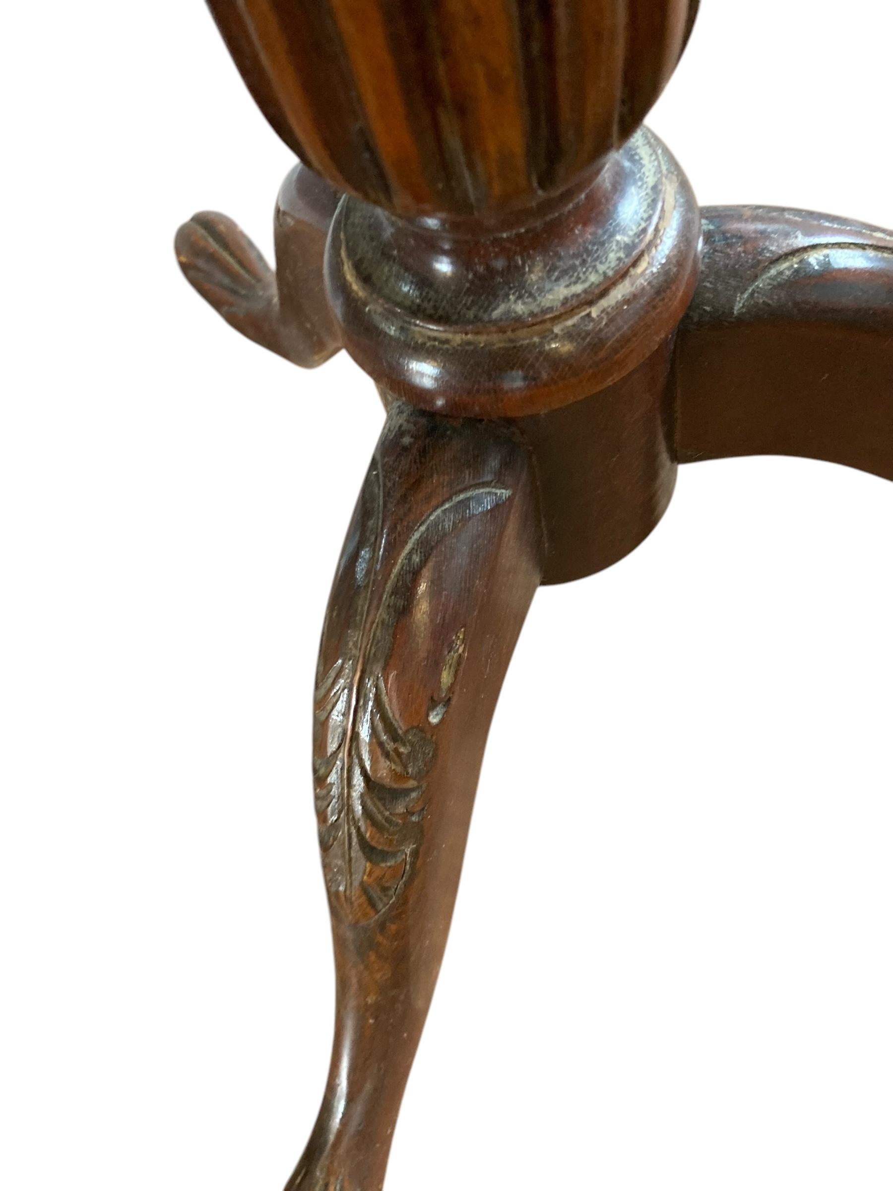 George III Mahogany Pie Crust Tilt top table late 1800's Bon état - En vente à Bishop's Stortford, GB