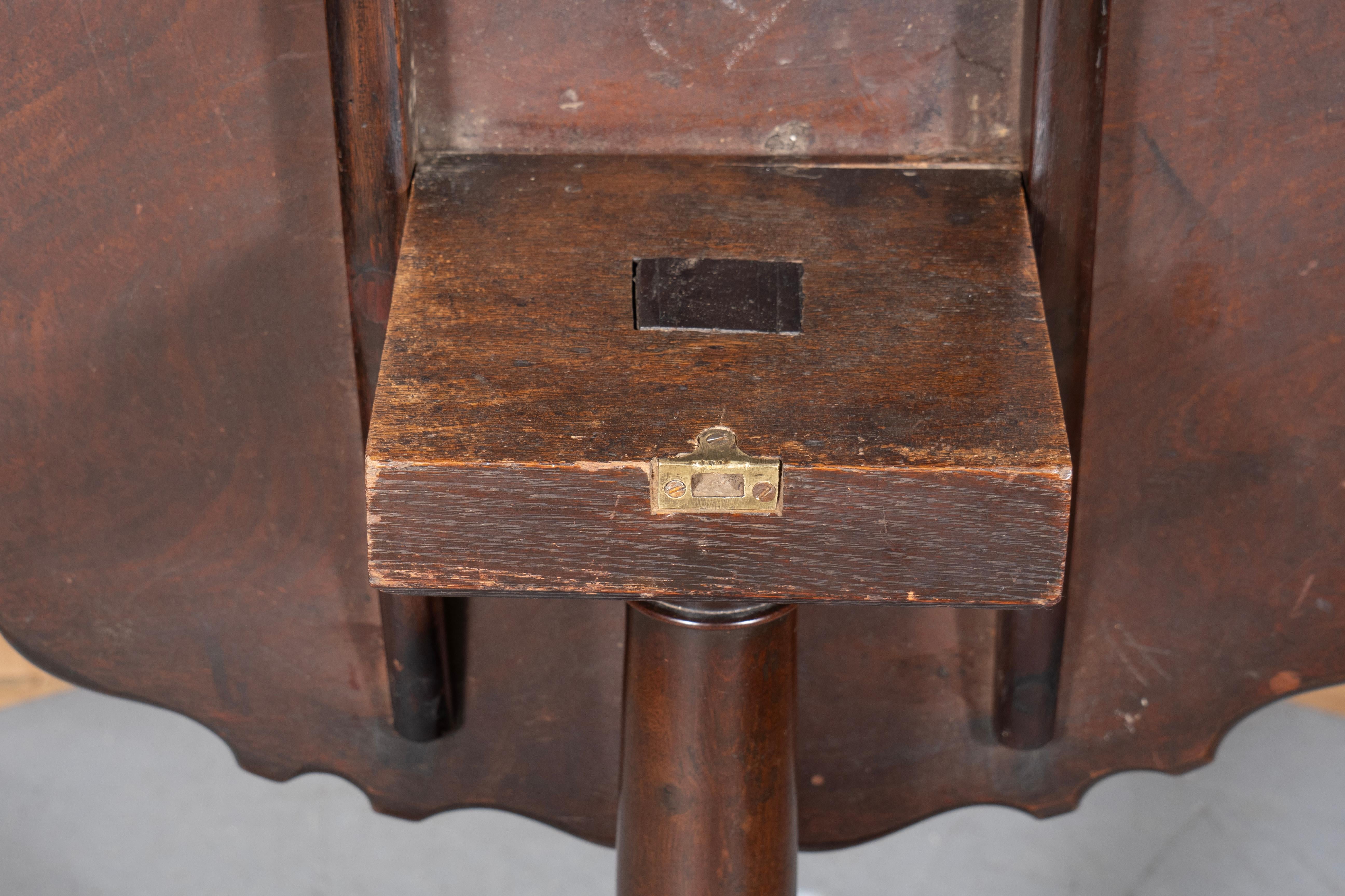 George III Mahogany Piecrust Tilt Top Table For Sale 5