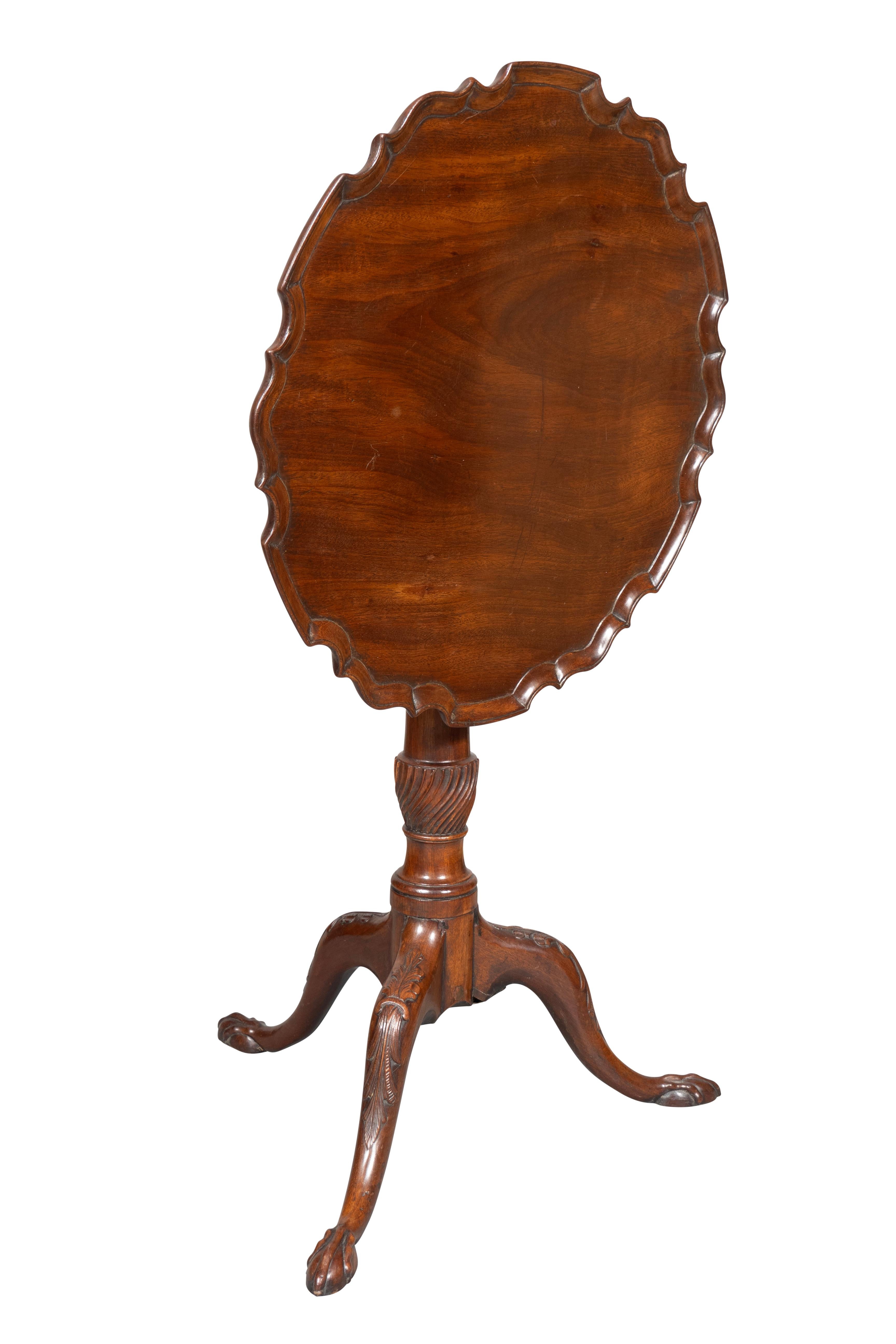 English George III Mahogany Piecrust Tilt Top Table For Sale