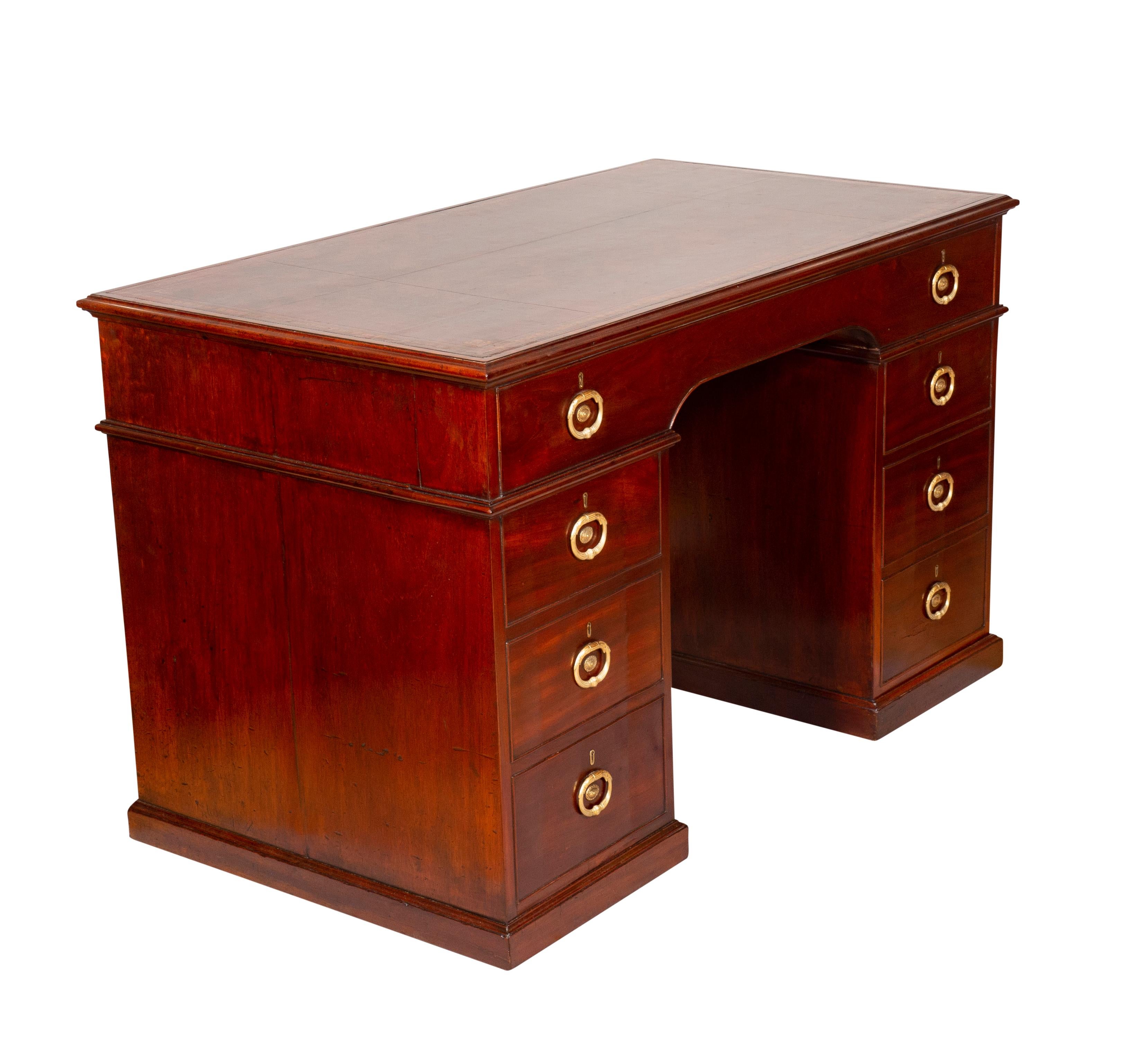 George III Mahogany Rent Desk by Gillows of Lancaster For Sale 2