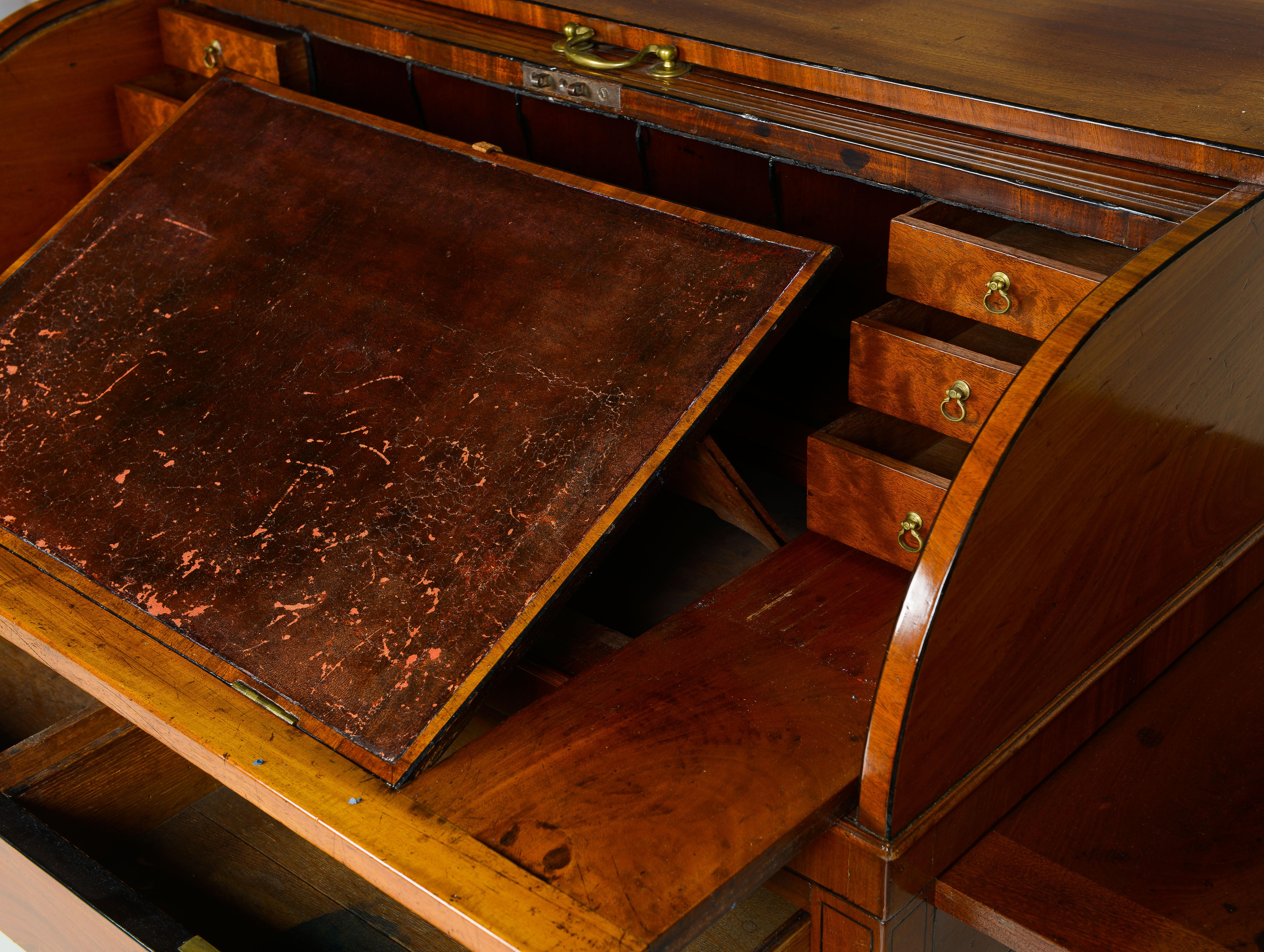 George III Mahogany Roll-Top Writing Table For Sale 1