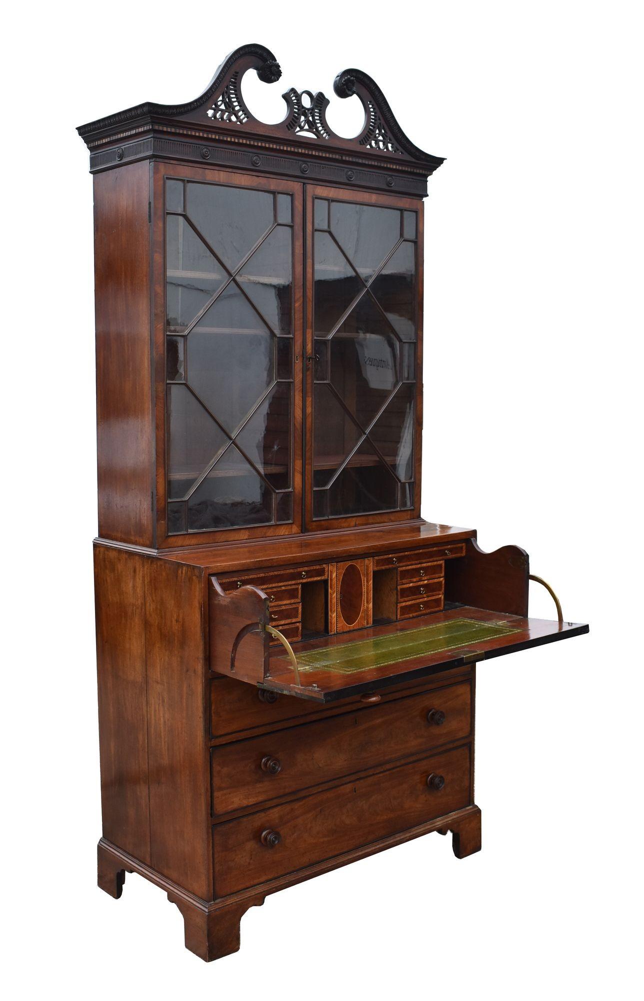 Libreria secretaire in mogano di Giorgio III
Codice articolo: S27-1094
Una bella libreria secretaire in mogano di fine XVIII secolo di proporzioni eleganti, che conserva la sua originale presenza architettonica e il suo superbo colore. La parte