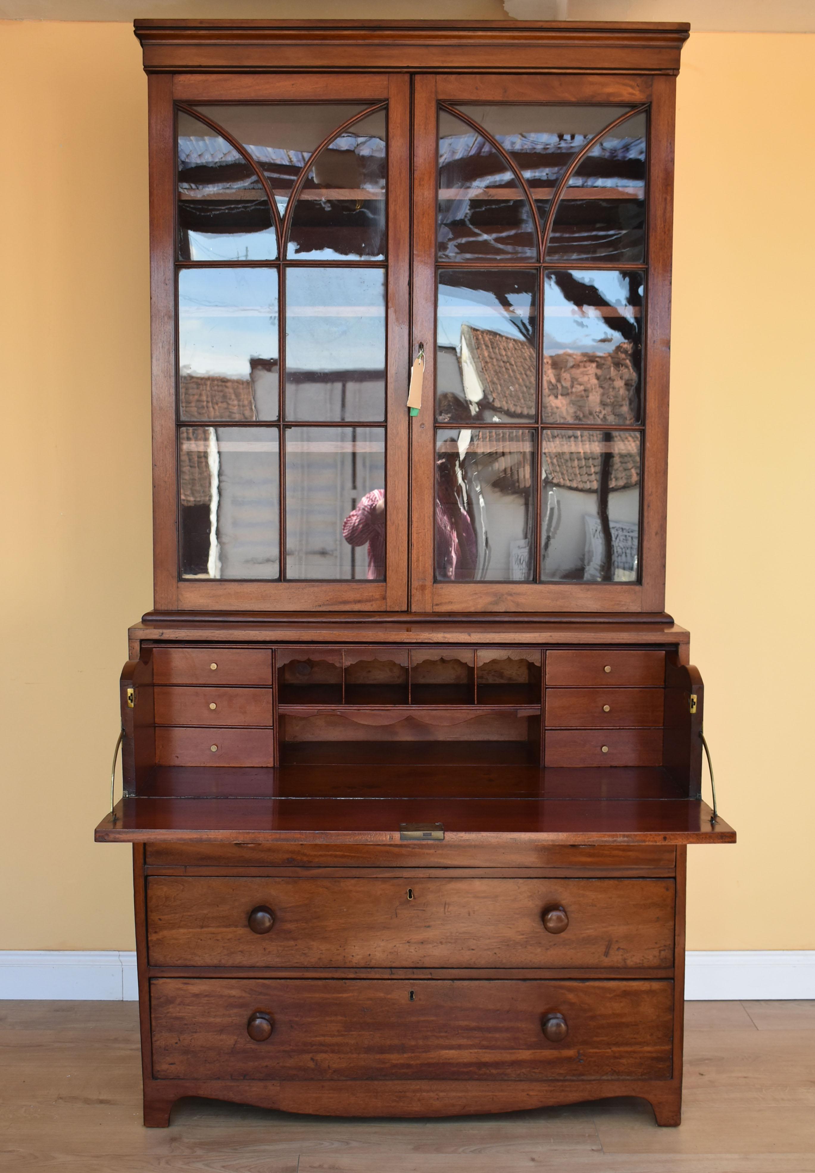 George III Mahogany Secretaire Bookcase In Good Condition In Chelmsford, Essex