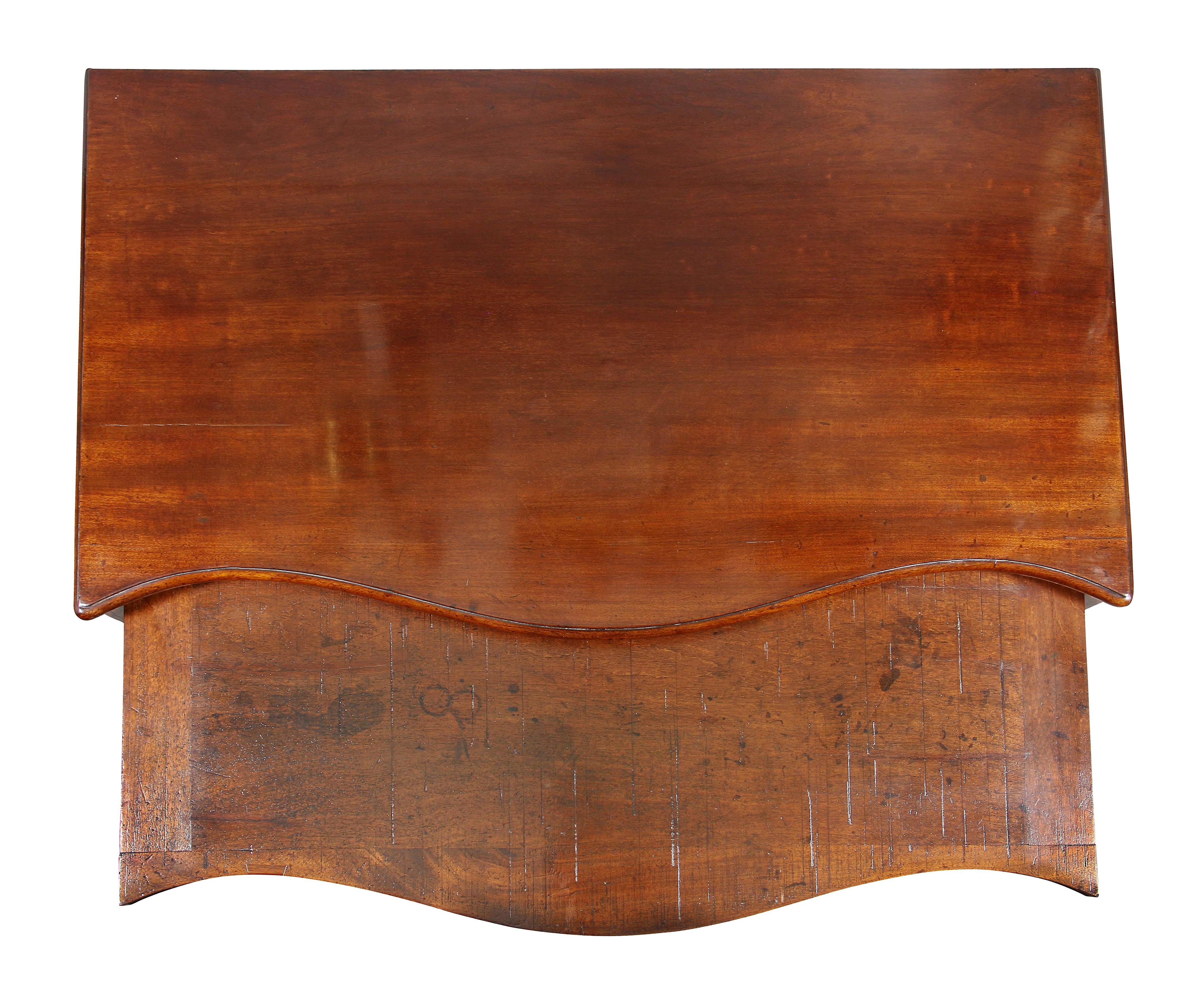 English George III Mahogany Serpentine Chest of Drawers For Sale