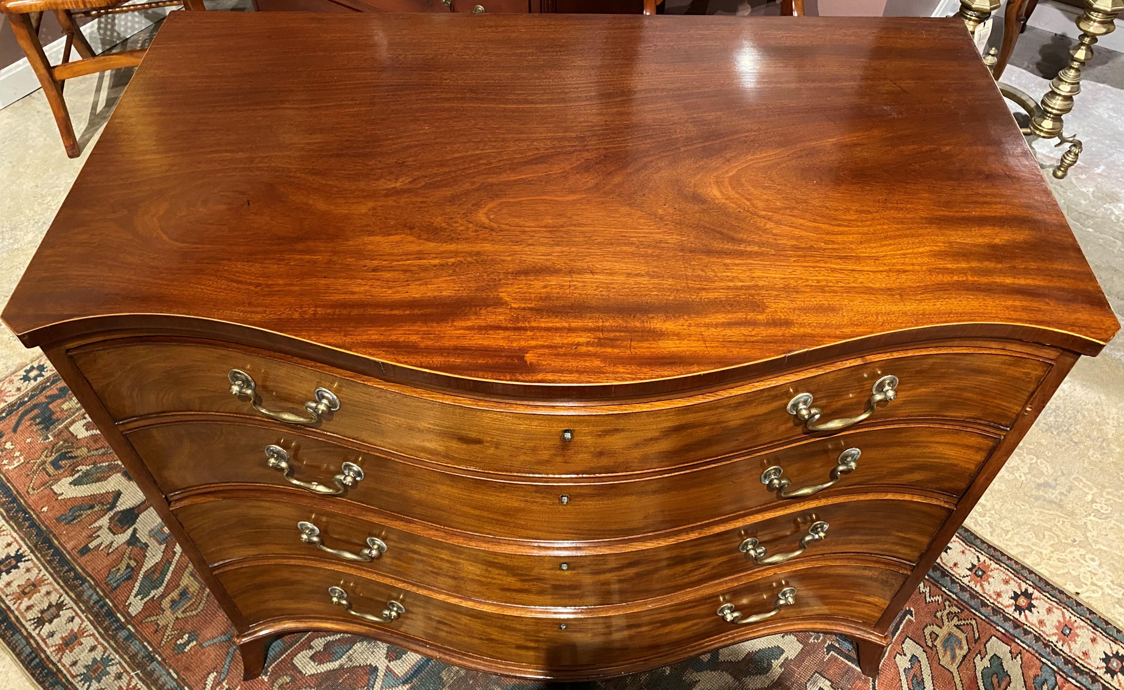 George III Mahogany Serpentine Dressing Commode w/ Fitted Leather Writing Slide In Good Condition For Sale In Milford, NH