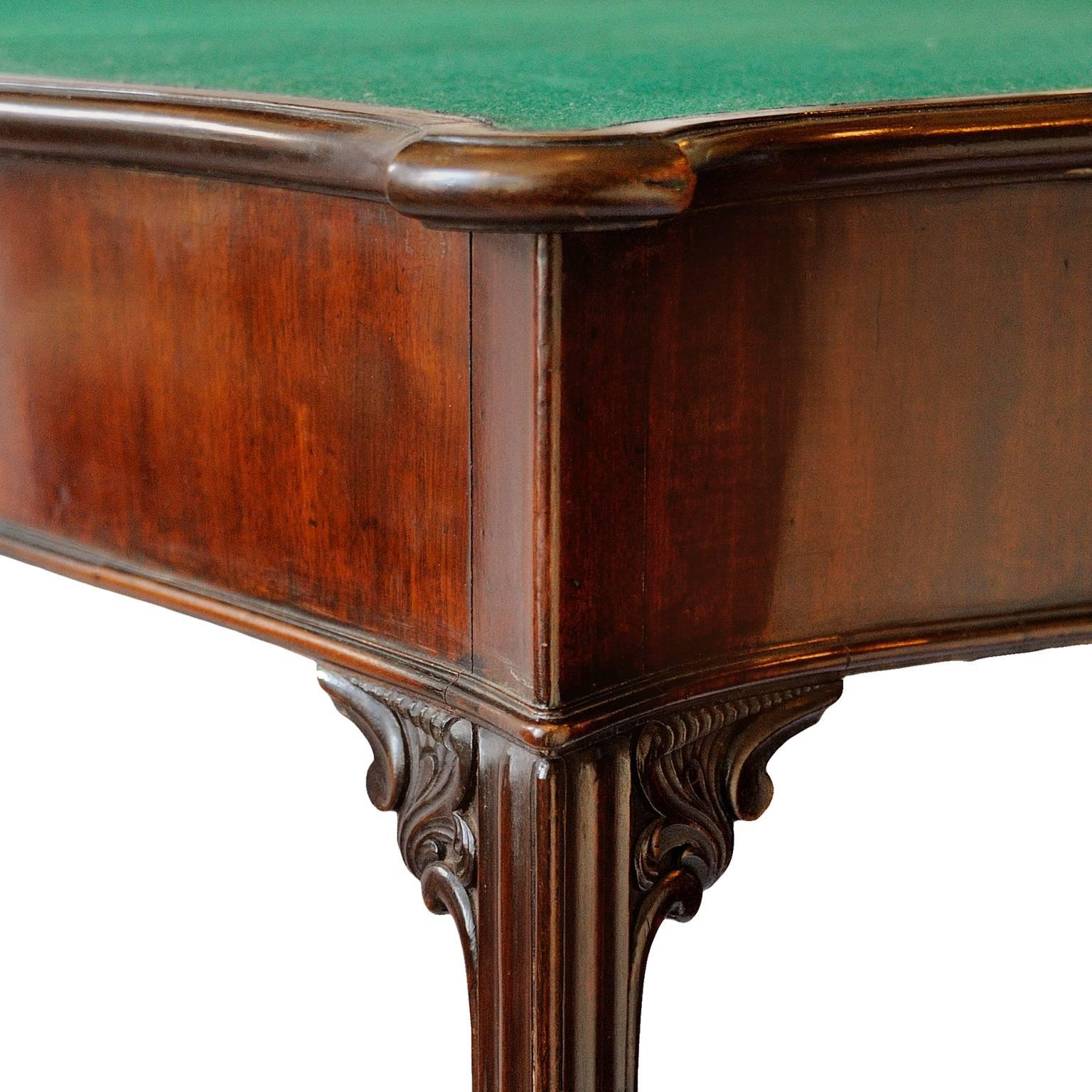 George III Mahogany Serpentine Fronted Card Table, circa 1780 For Sale 1