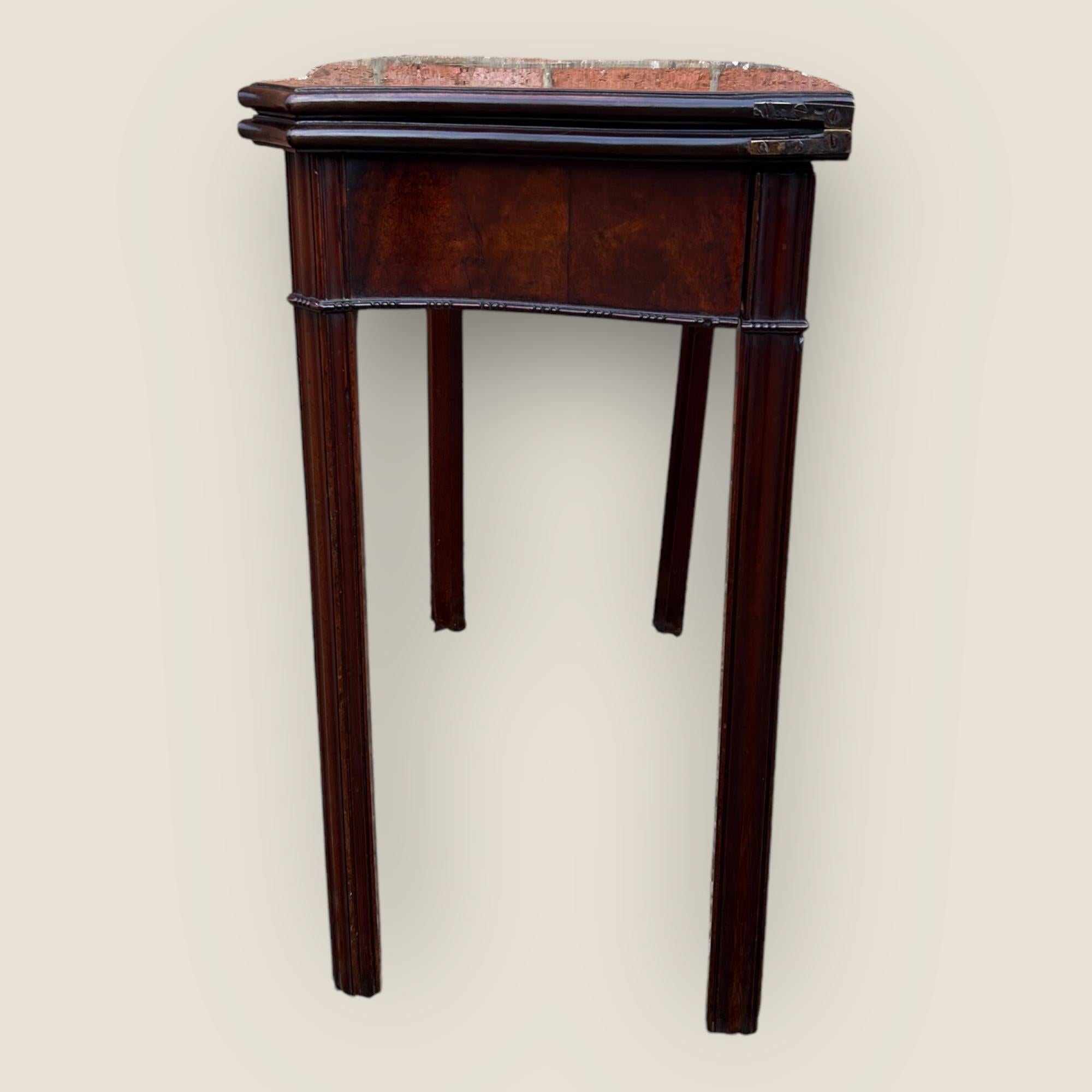 George III Mahogany Serpentine Fronted Card Table For Sale 2
