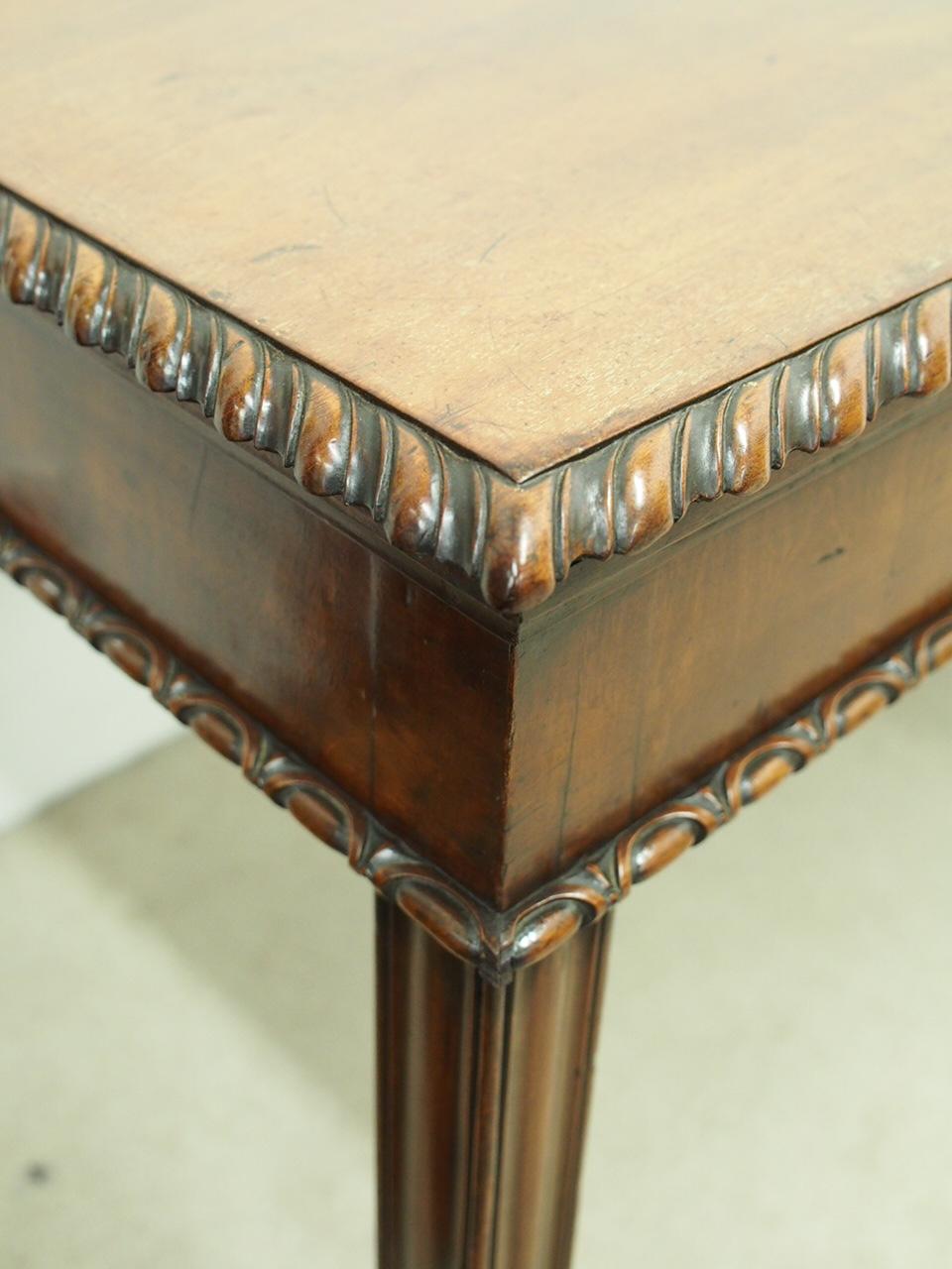 George III Mahogany Serving Table In Good Condition For Sale In Edinburgh, GB