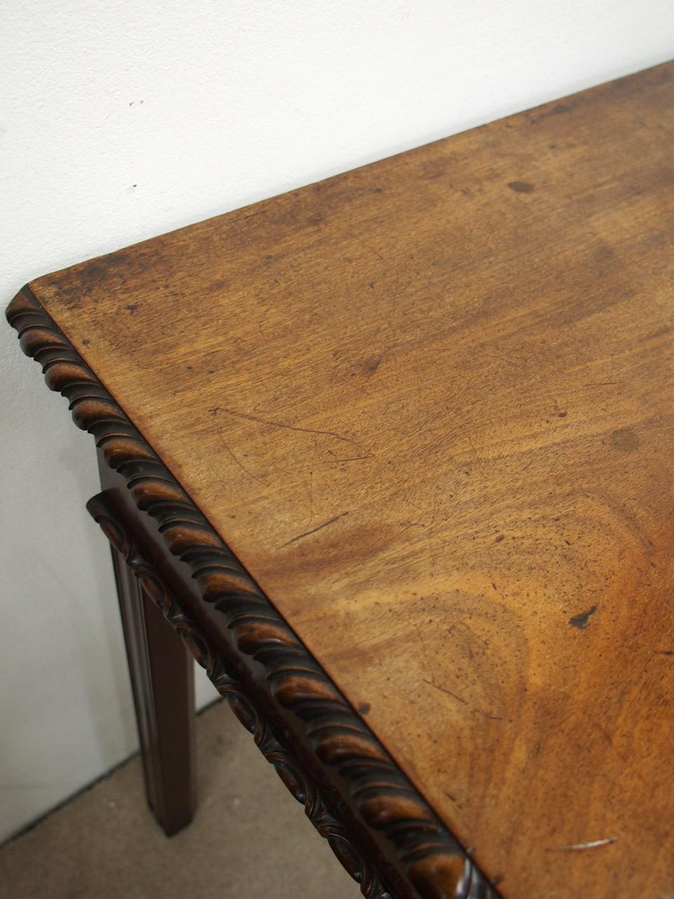 18th Century George III Mahogany Serving Table For Sale
