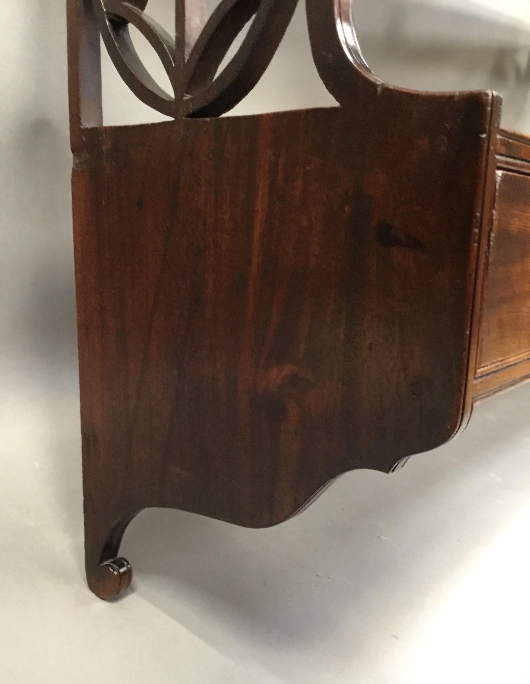 George III Mahogany Set of 'Chippendale' Hanging Wall Shelves For Sale 9
