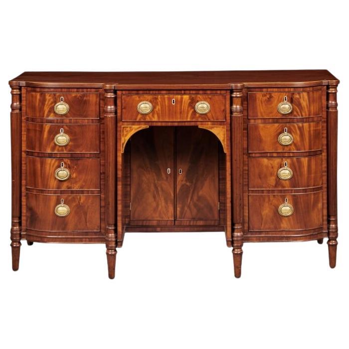 George III Mahagoni Beistellschrank im Angebot