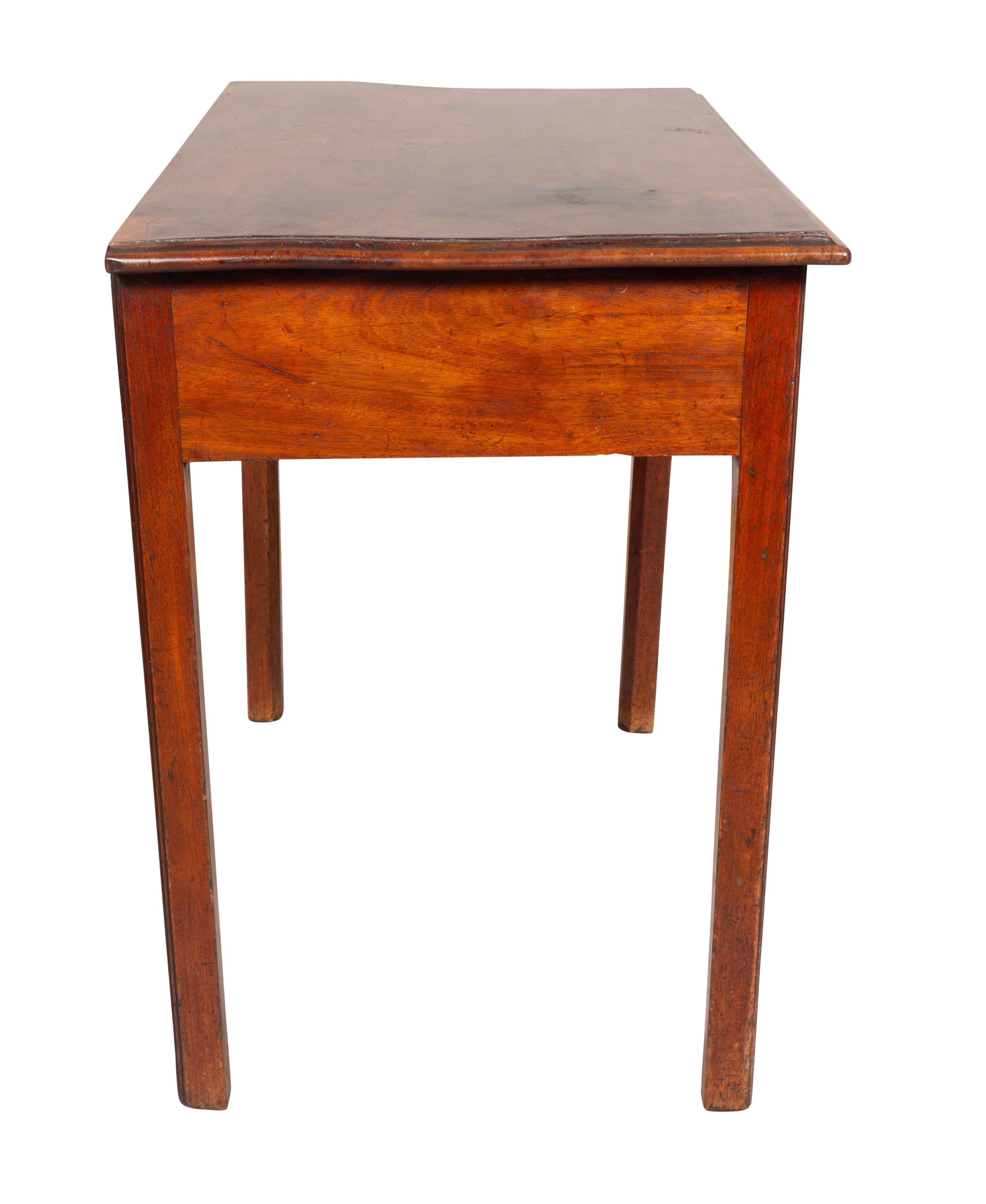 Table d'appoint en acajou George III Bon état - En vente à Essex, MA