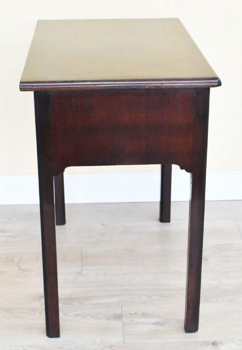 Acajou Table d'appoint en acajou George III en vente