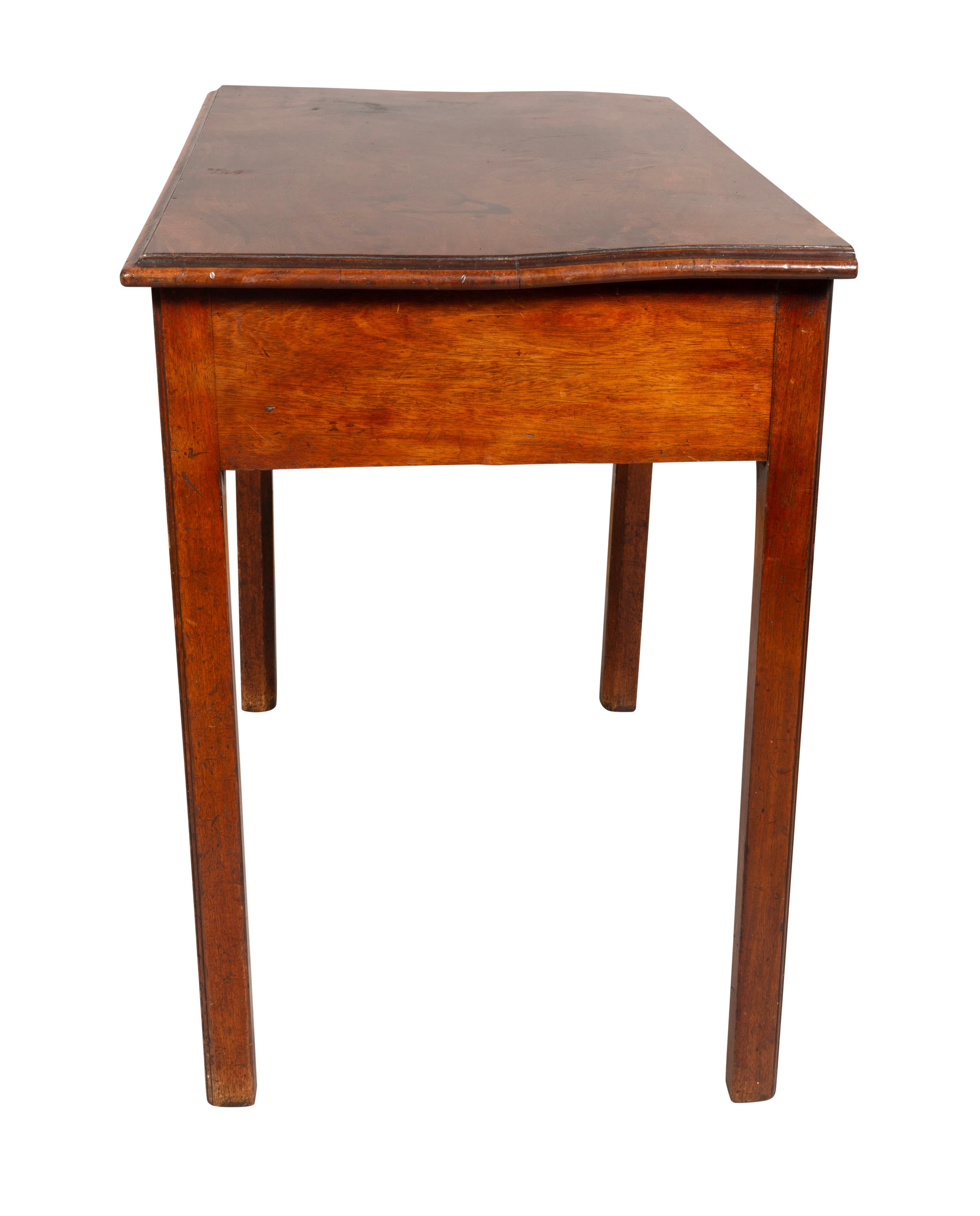 Laiton Table d'appoint en acajou George III en vente