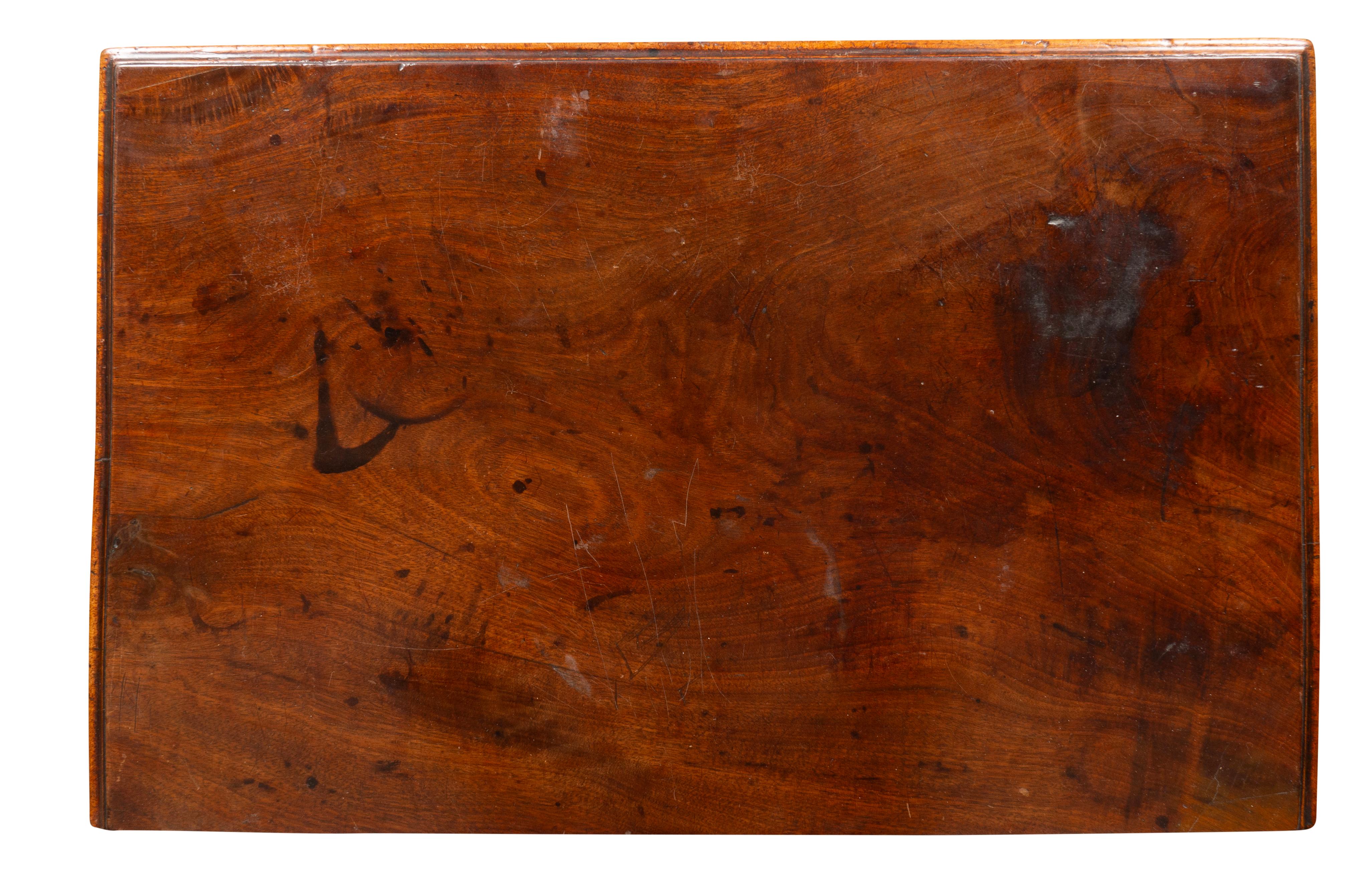Table d'appoint en acajou George III en vente 2