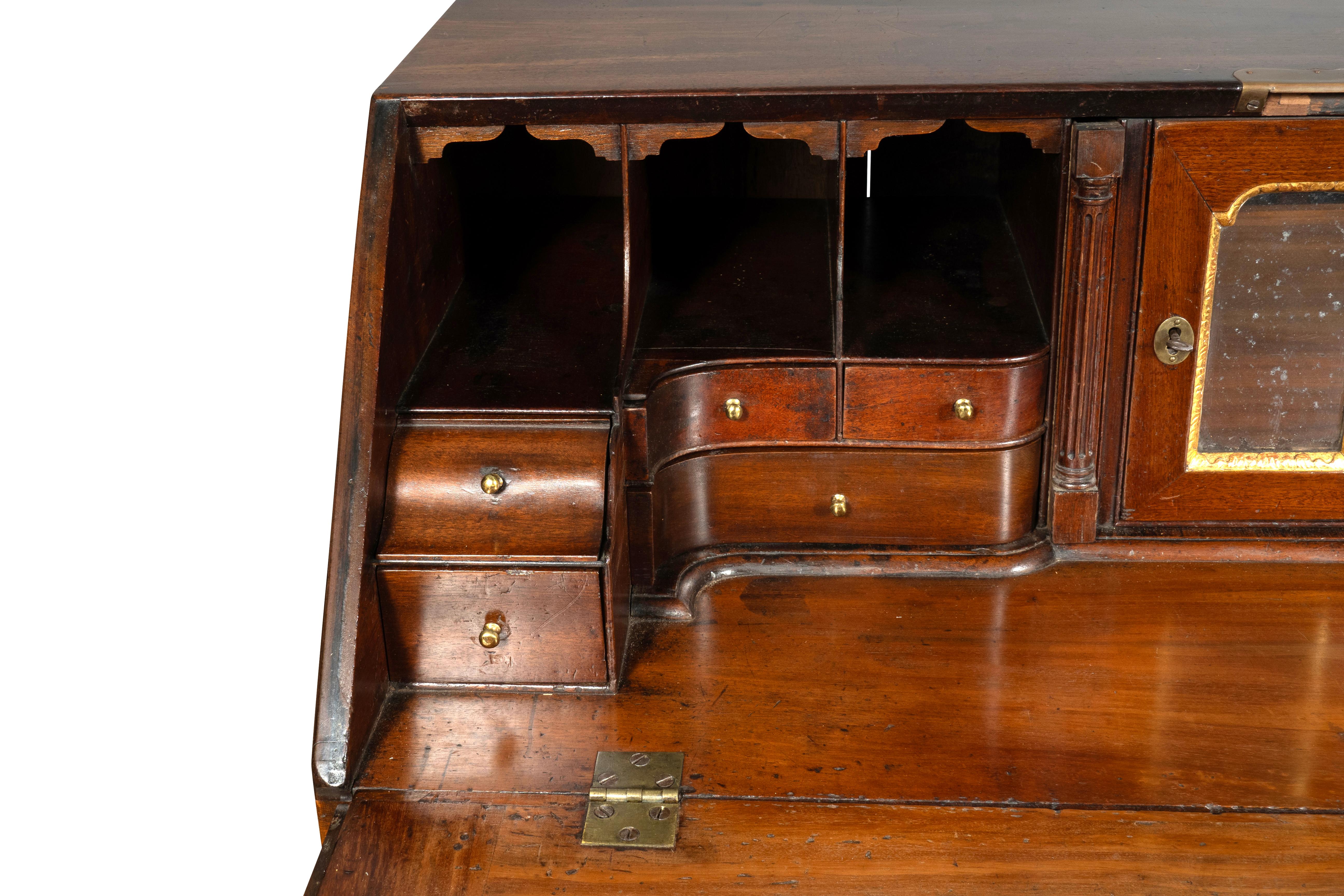 George III Mahagoni Schreibtisch mit schräger Klappe im Angebot 4