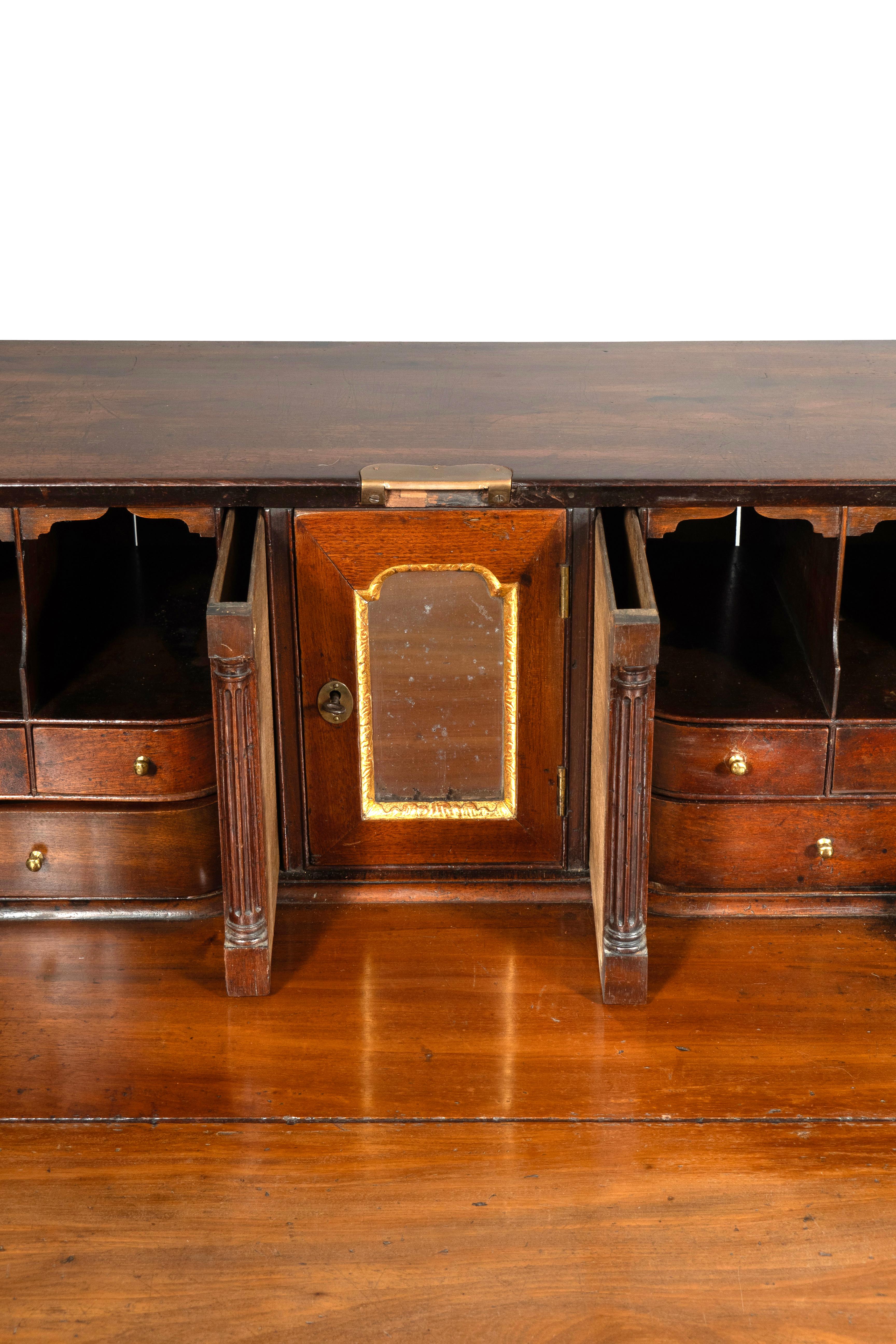 George III Mahagoni Schreibtisch mit schräger Klappe im Angebot 6