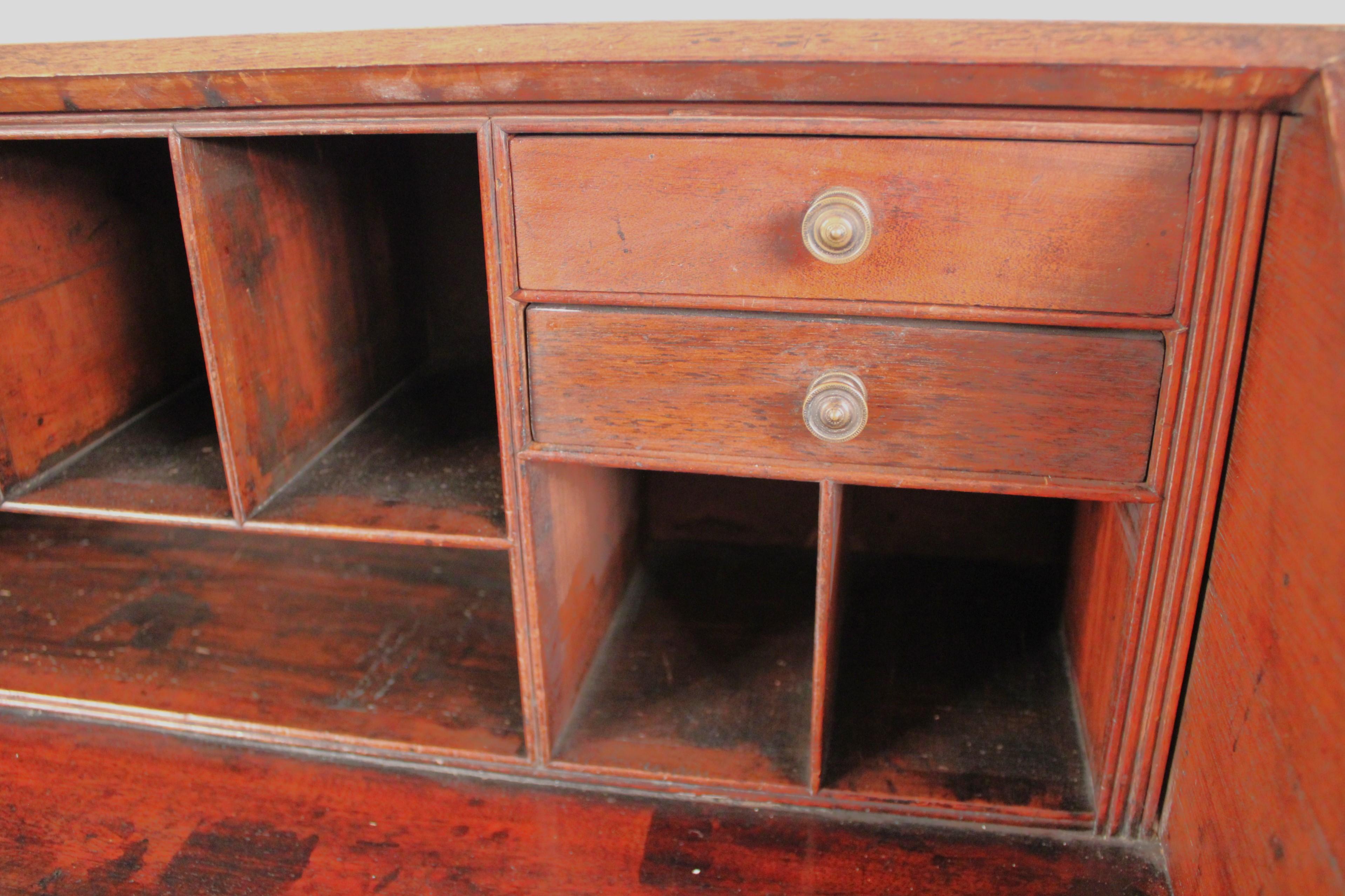 Bureau à plateau incliné George III en acajou en vente 7