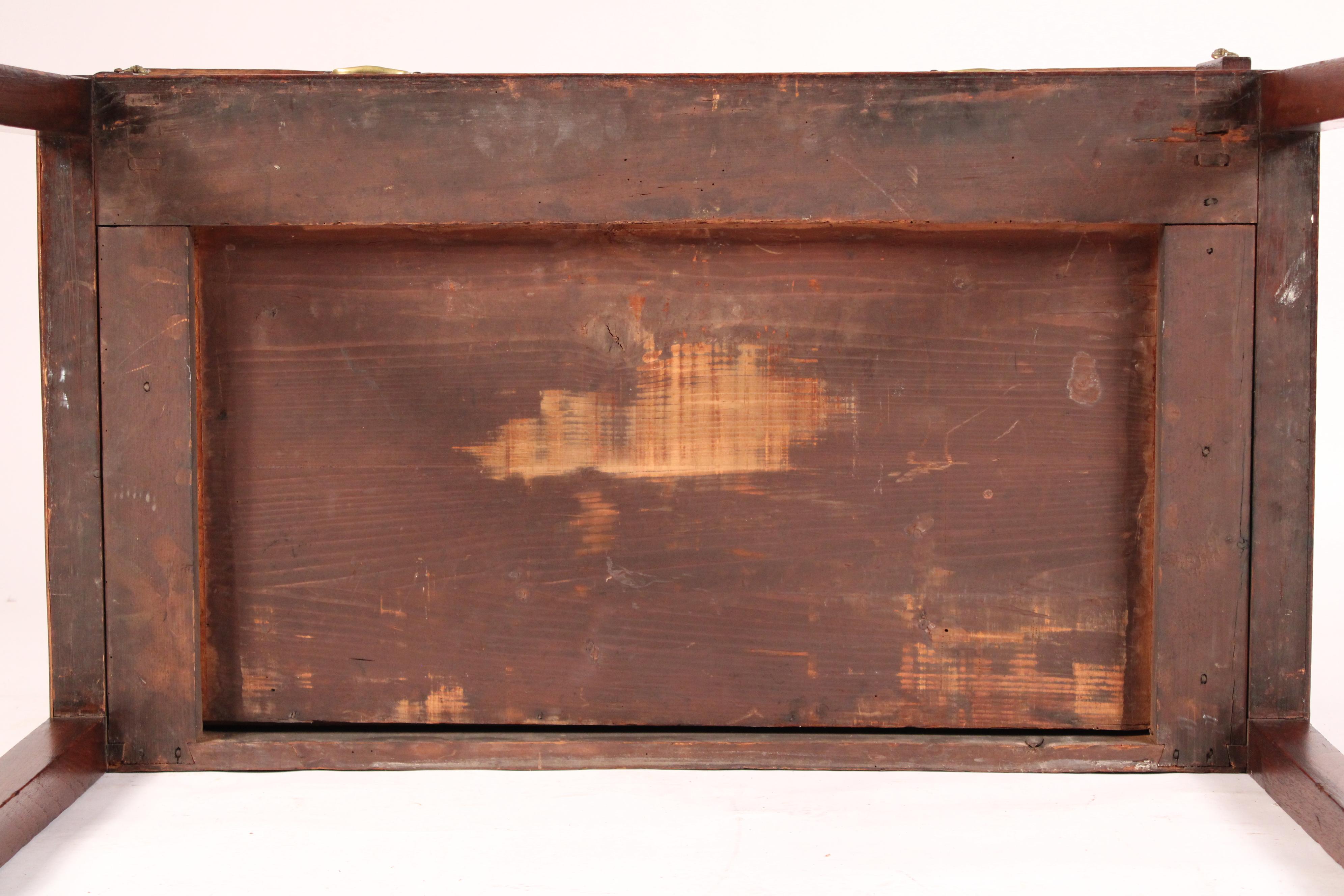 Bureau à plateau incliné George III en acajou en vente 8