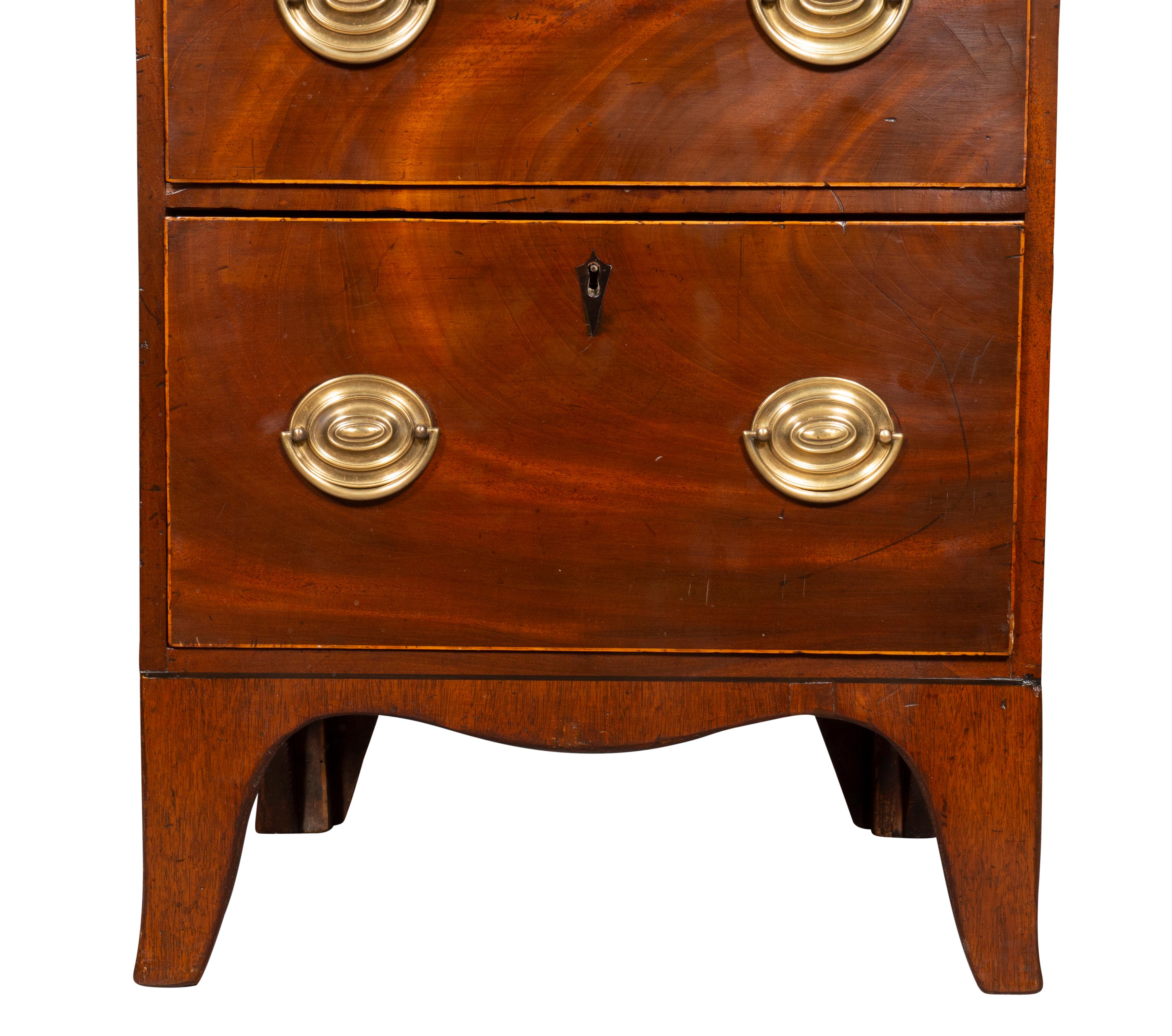 George III Mahogany Small Chest of Drawers For Sale 6