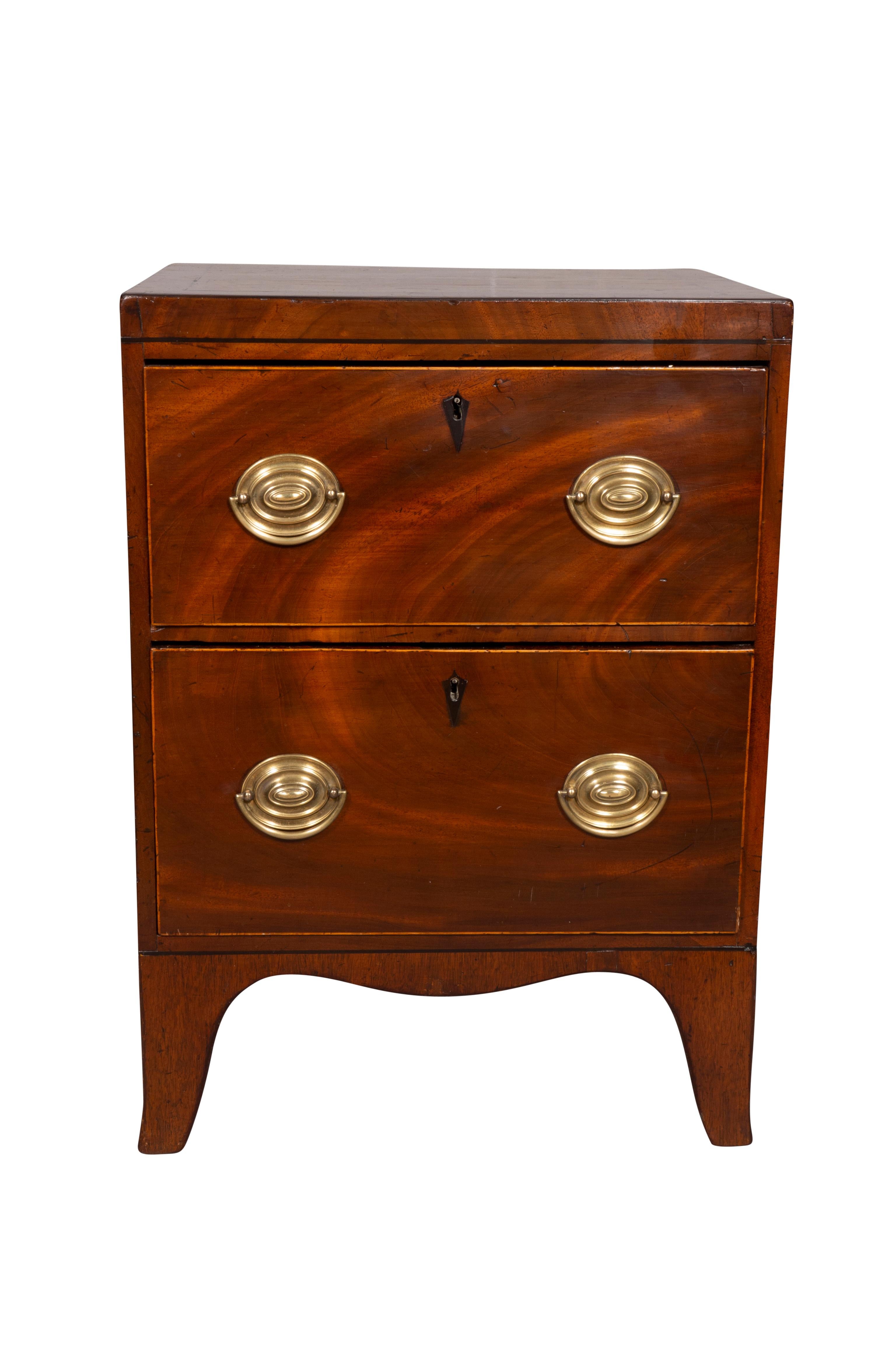 George III Mahogany Small Chest of Drawers For Sale 2