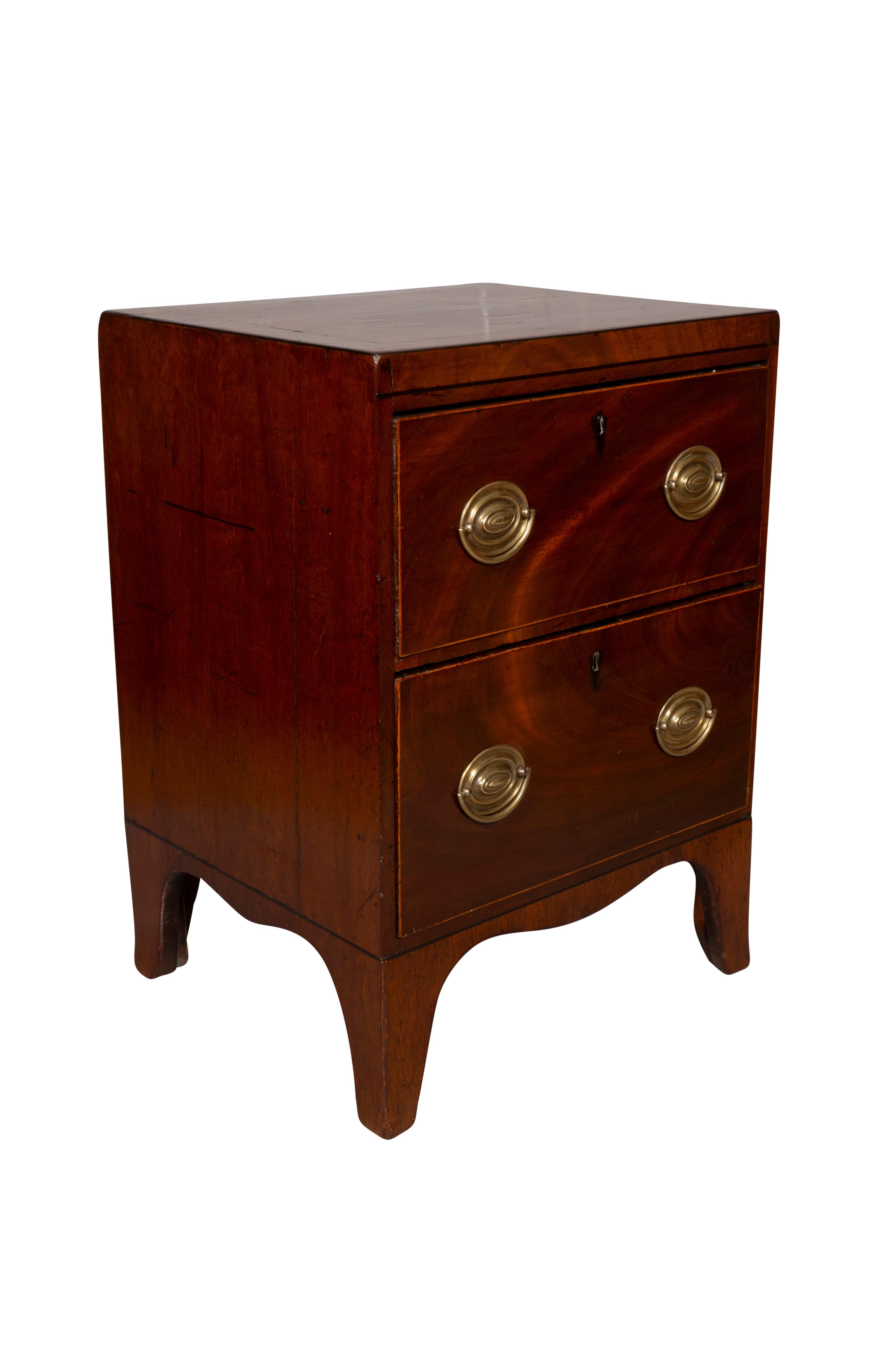George III Mahogany Small Chest of Drawers For Sale 3