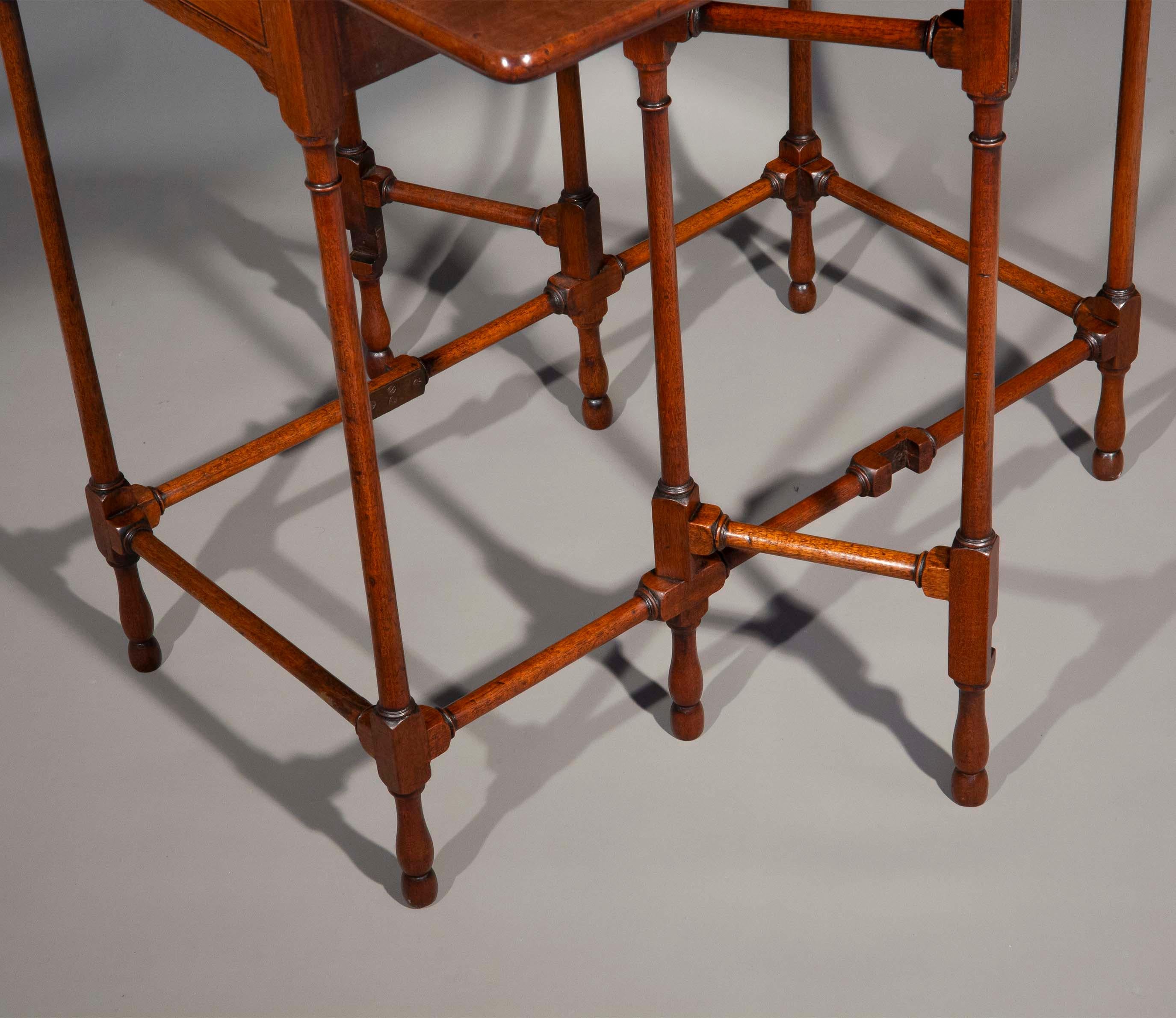 George III Mahogany Spider Leg Table In Good Condition For Sale In Richmond, London