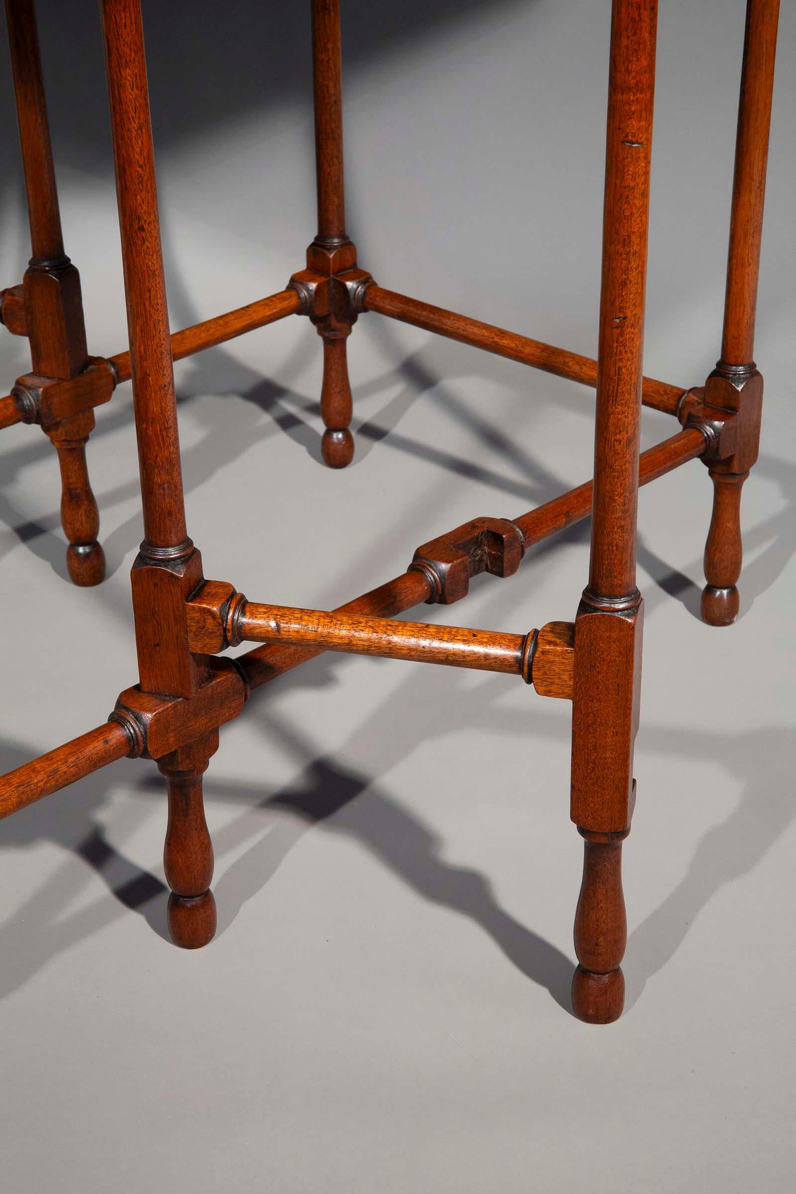 18th Century George III Mahogany Spider Leg Table For Sale