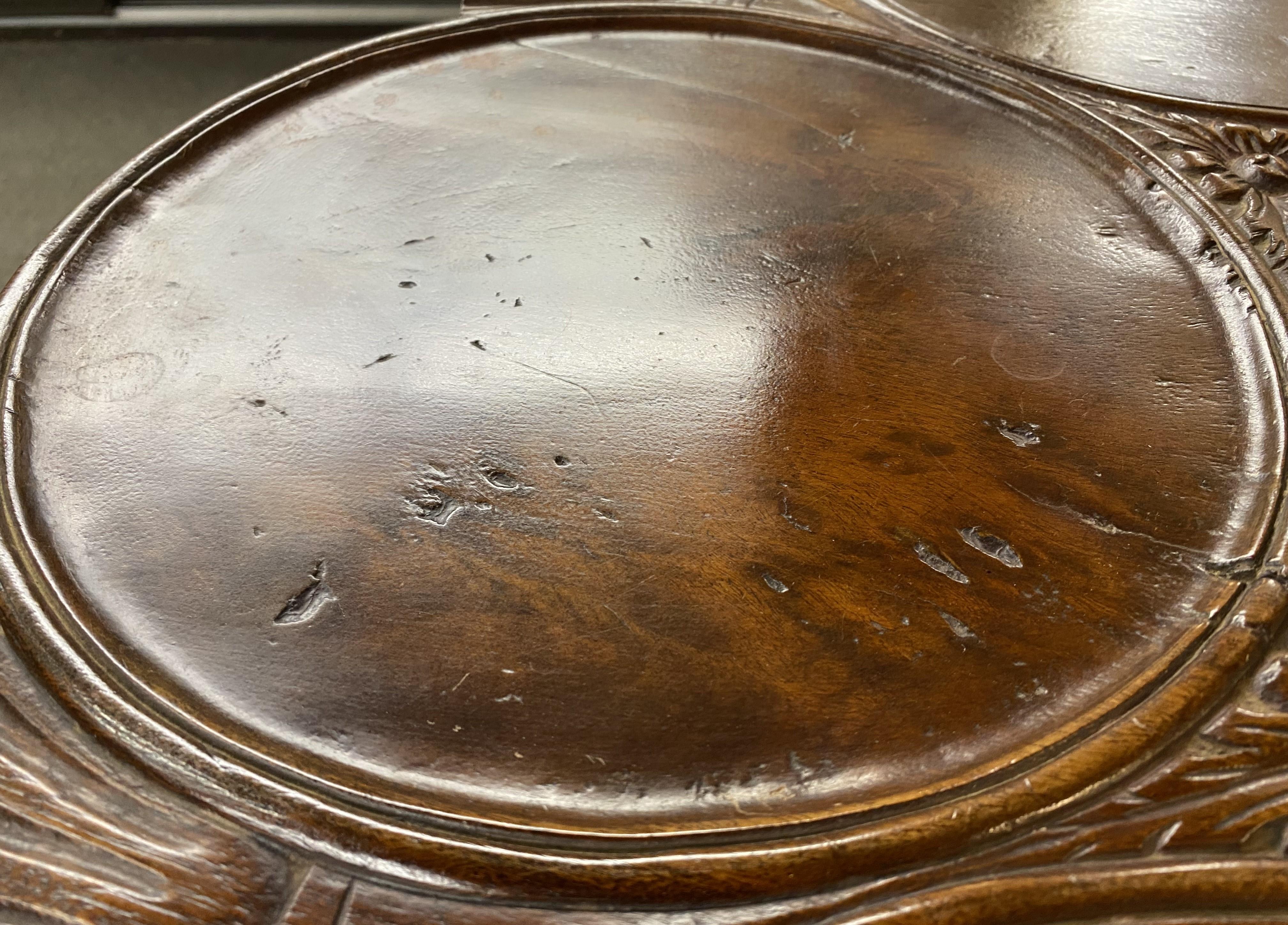 George III Mahogany Supper Table with Shell Carvings circa 1785 For Sale 7