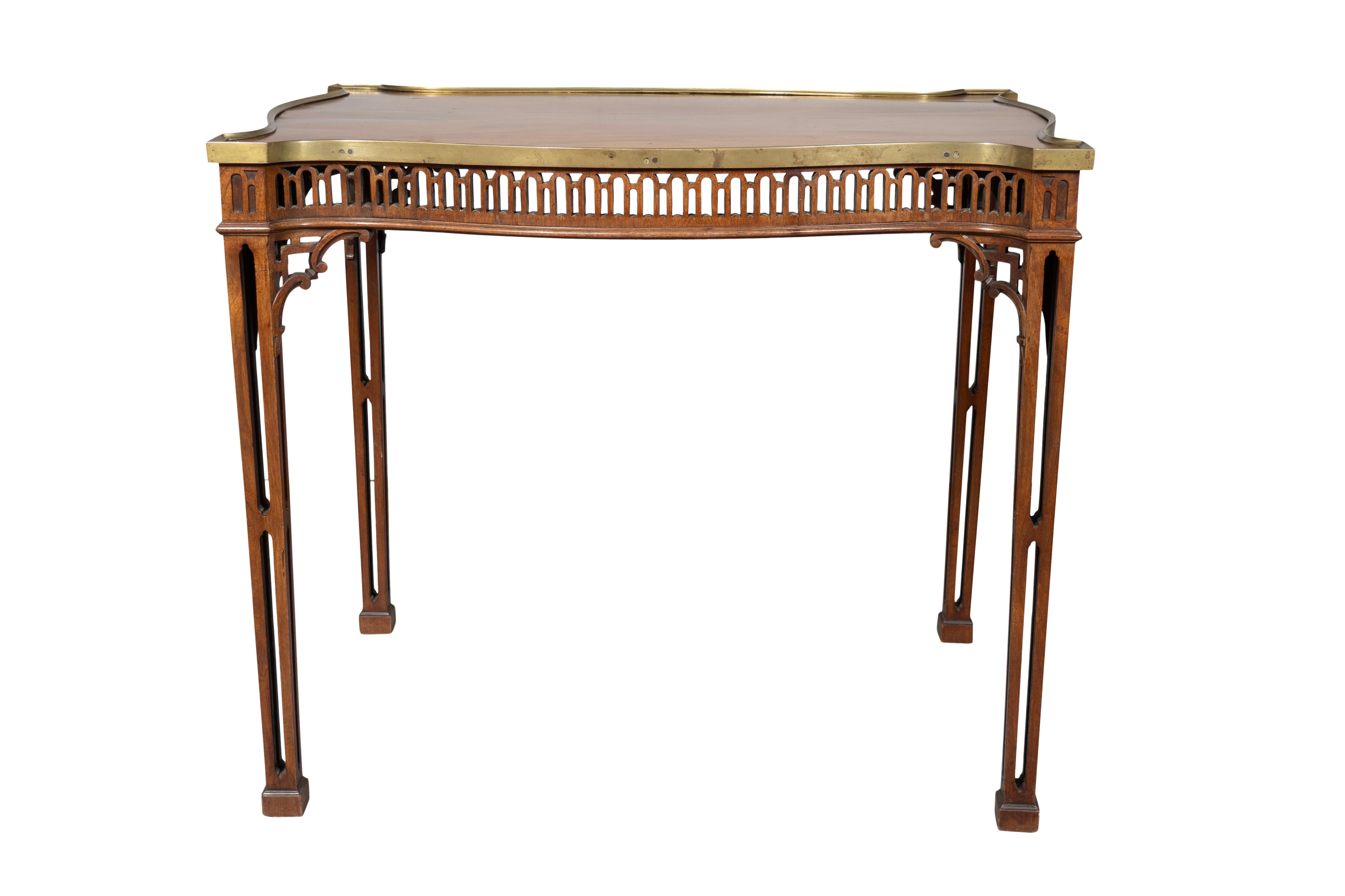 George III Mahogany Table In Good Condition For Sale In Essex, MA