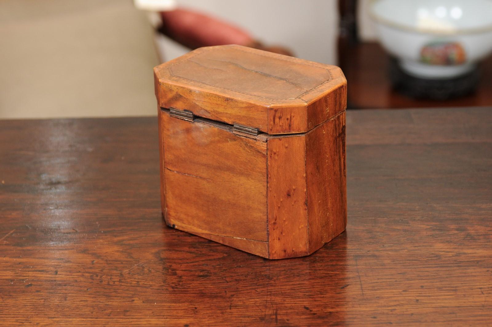 George III Mahogany Tea Caddy with Inlay & Burled Crossbanding For Sale 2