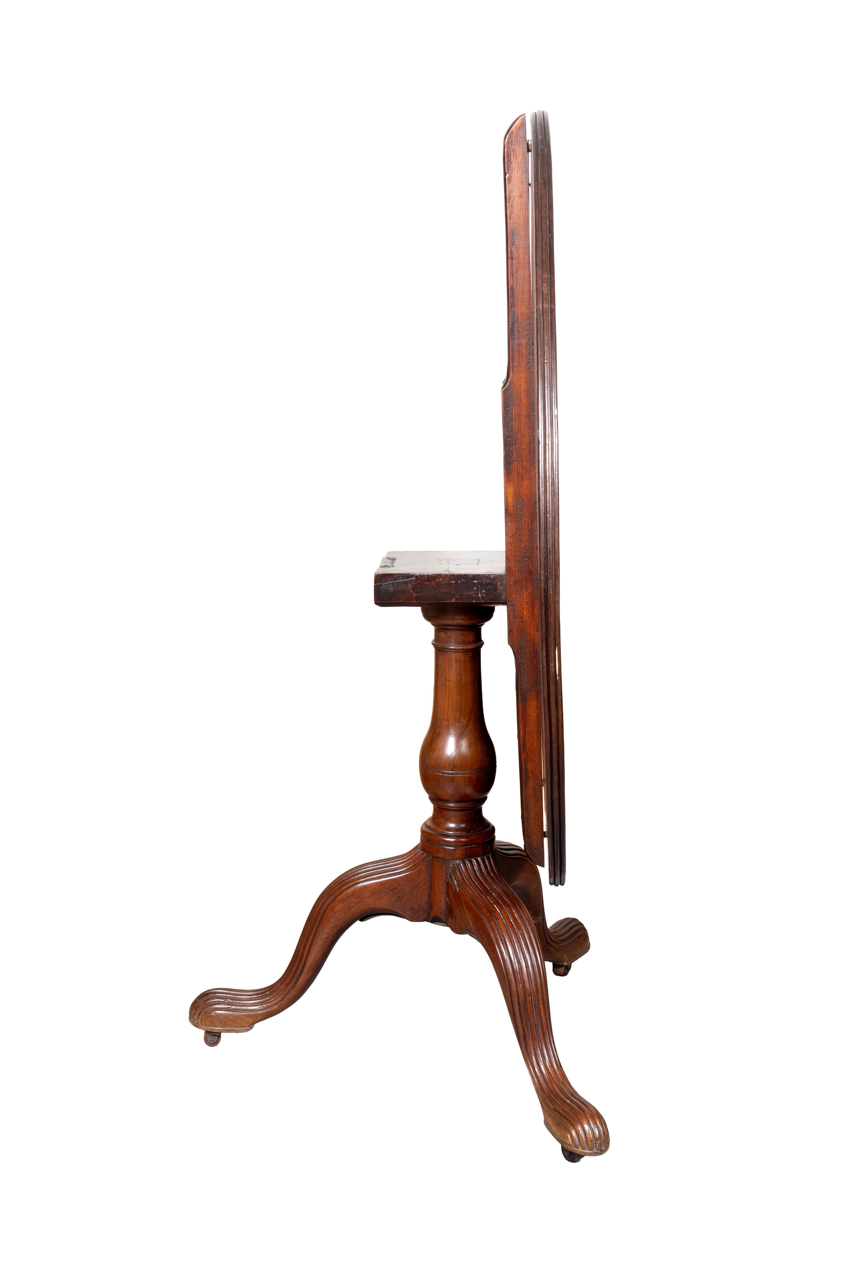 18th Century George III Mahogany Tea Table For Sale