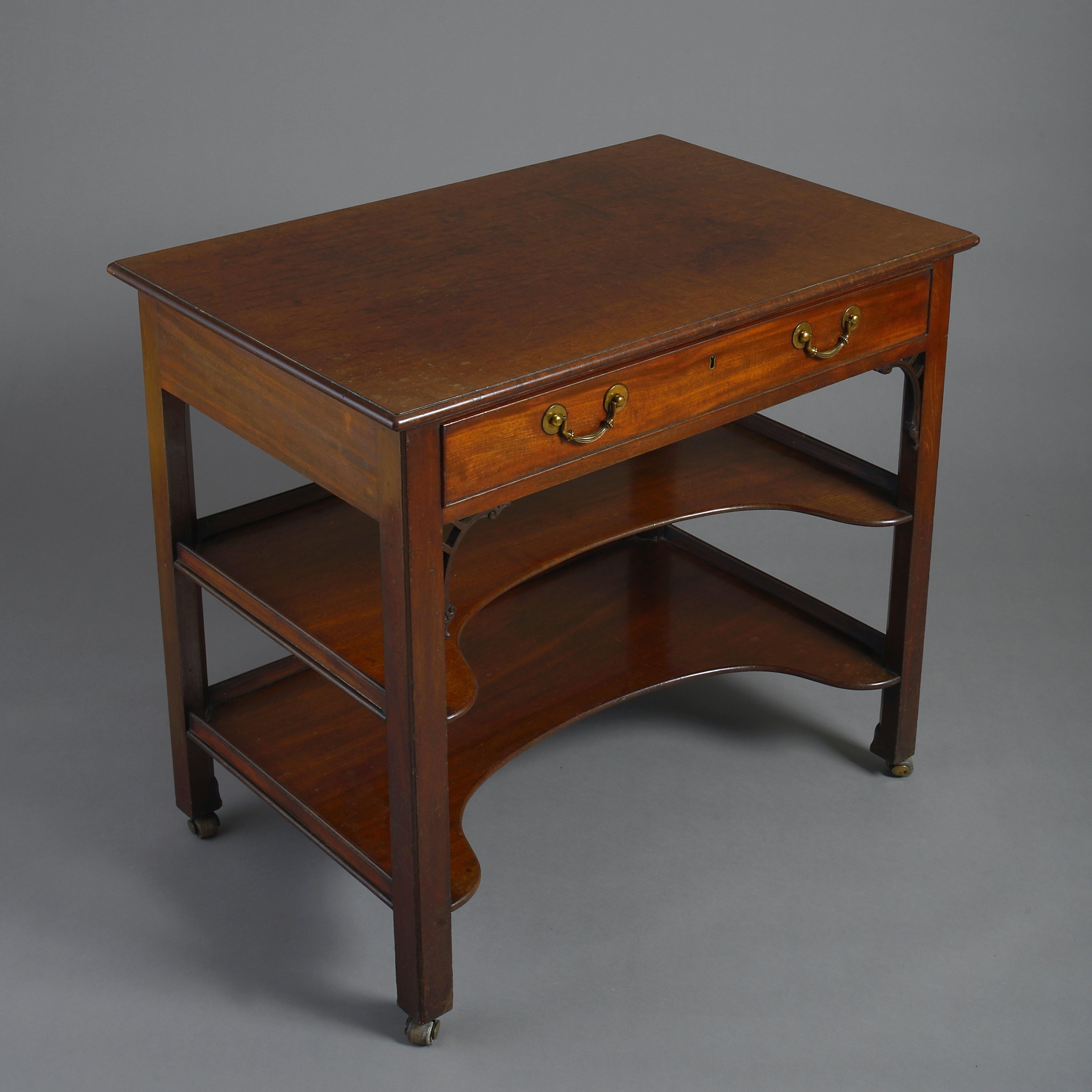 George III Mahogany Three-Tier Side Table In Good Condition For Sale In London, GB