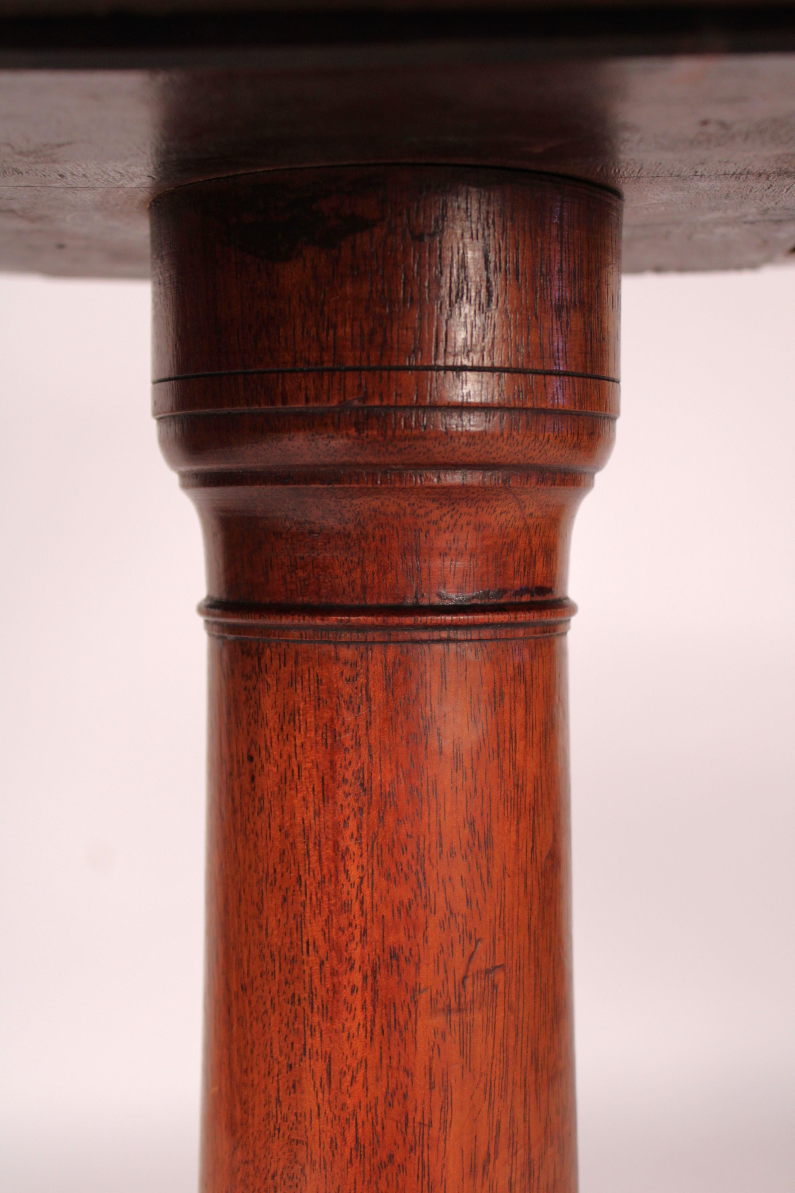Table à plateau basculant en acajou George III en vente 5