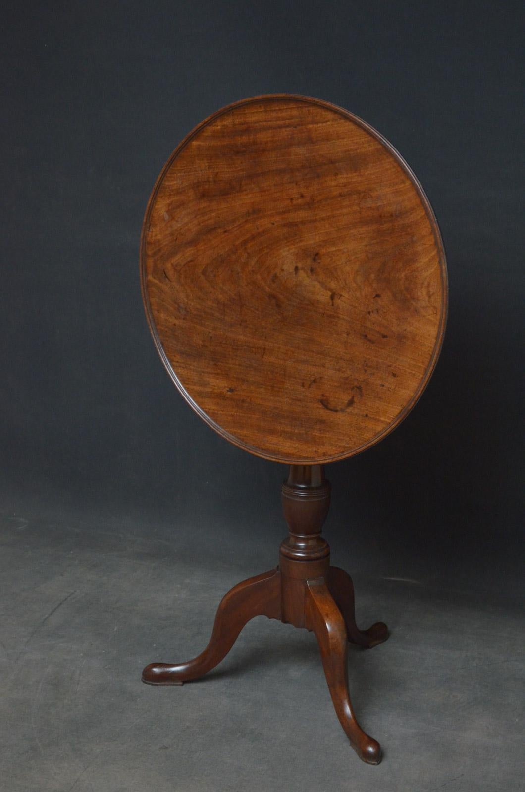 George III Mahogany Tilt Top Table In Good Condition In Whaley Bridge, GB