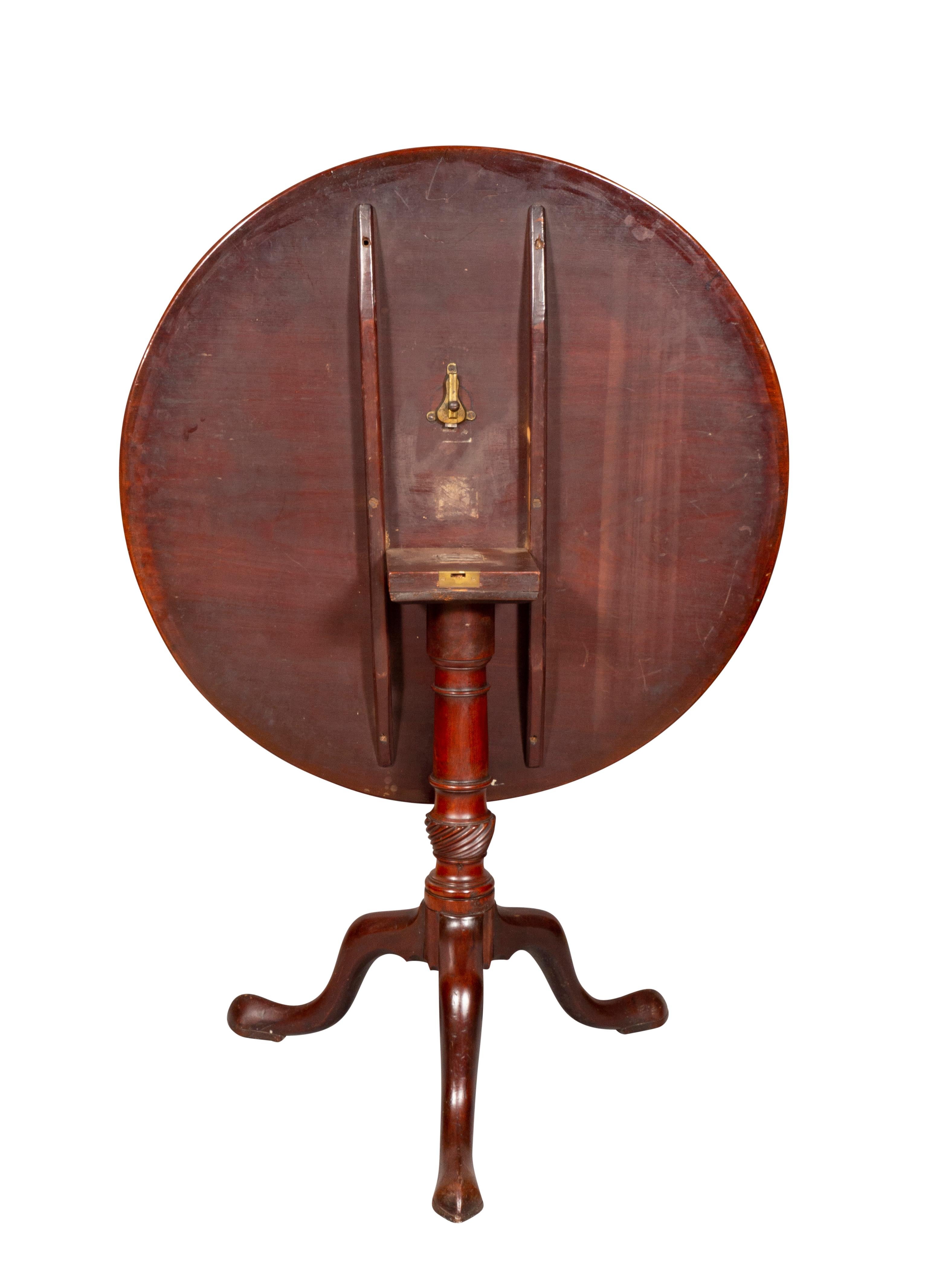 George III Mahogany Tilt Top Table In Good Condition In Essex, MA