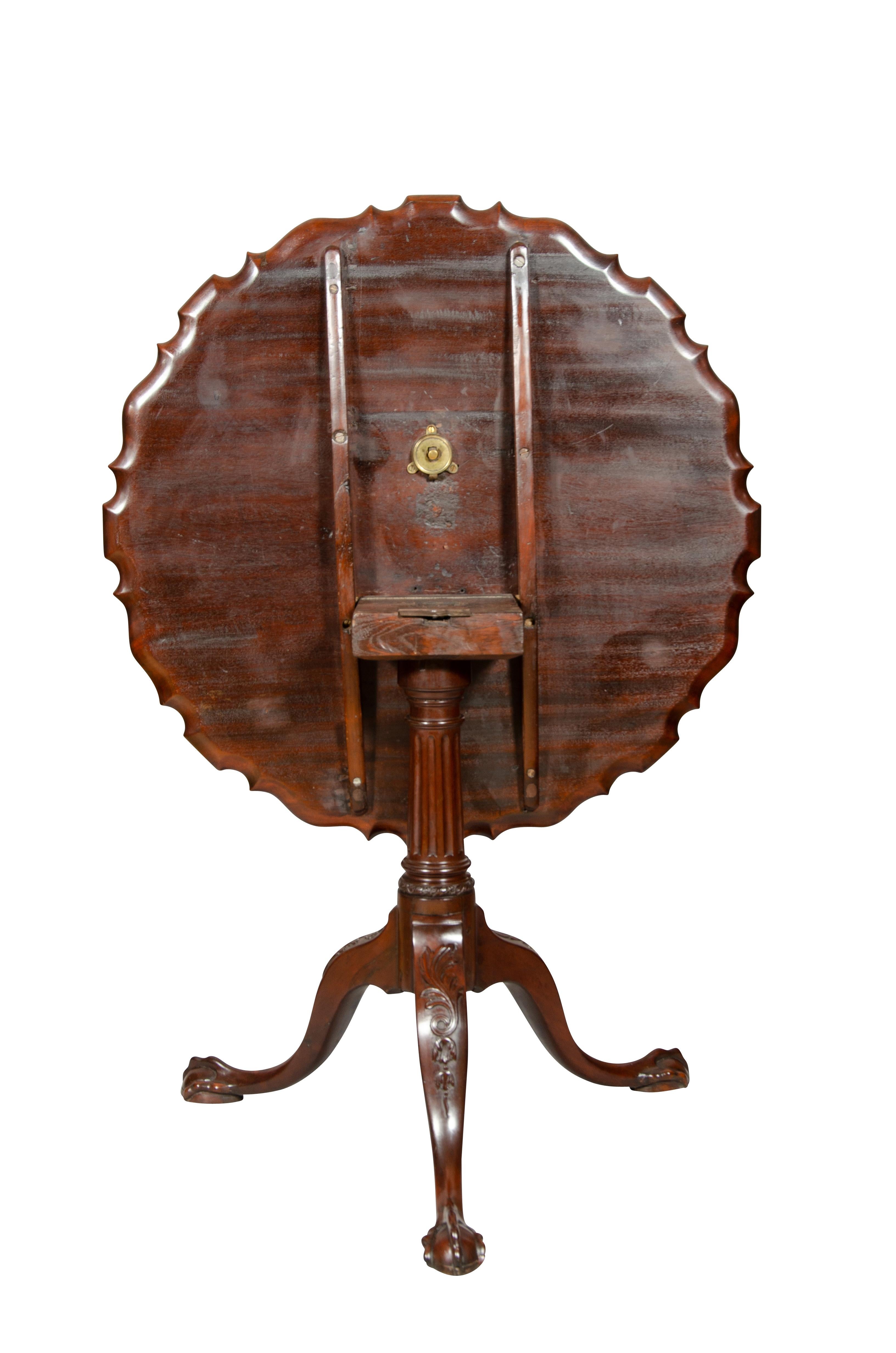 Mid-18th Century George III Mahogany Tilt Top Table For Sale
