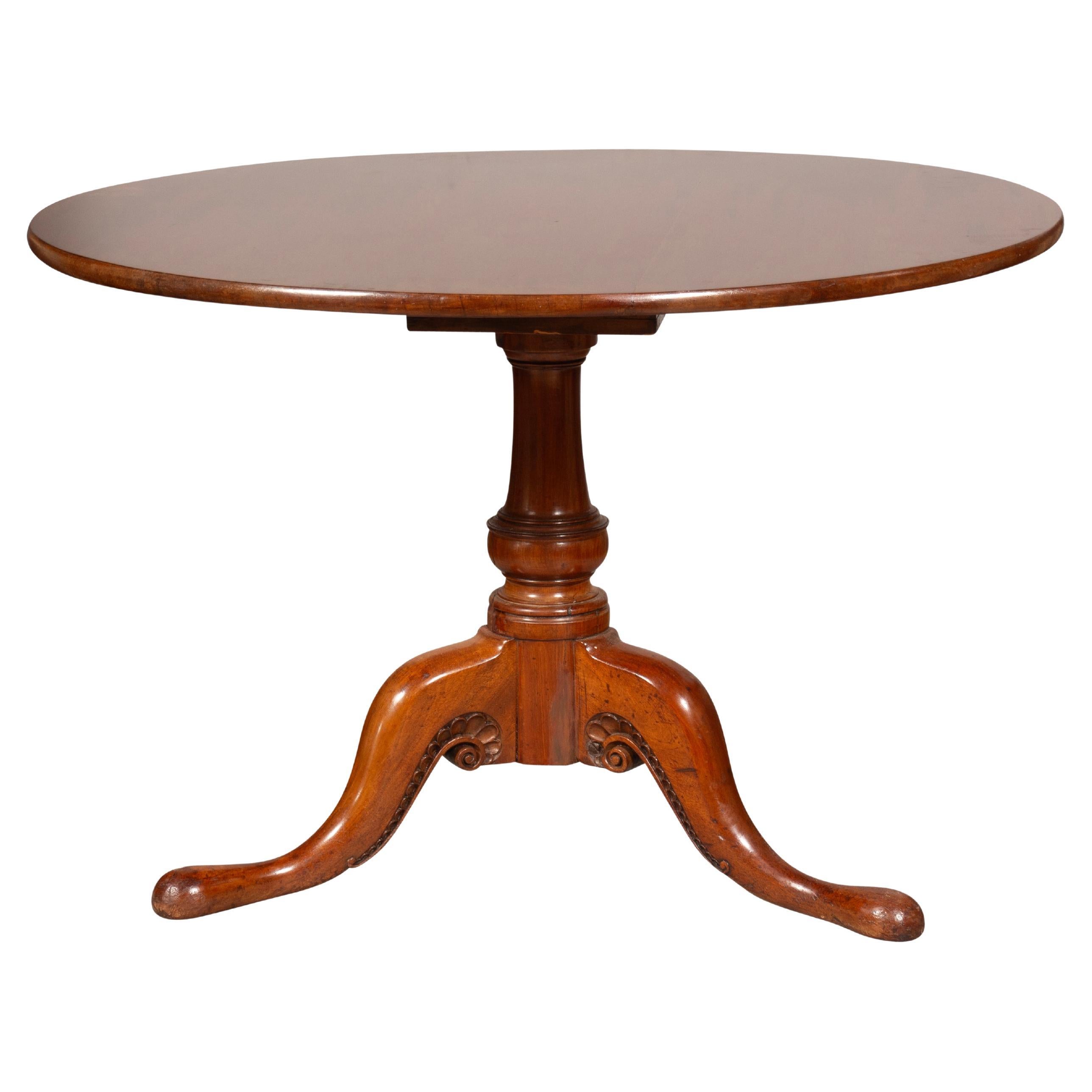 Table à plateau basculant en acajou George III