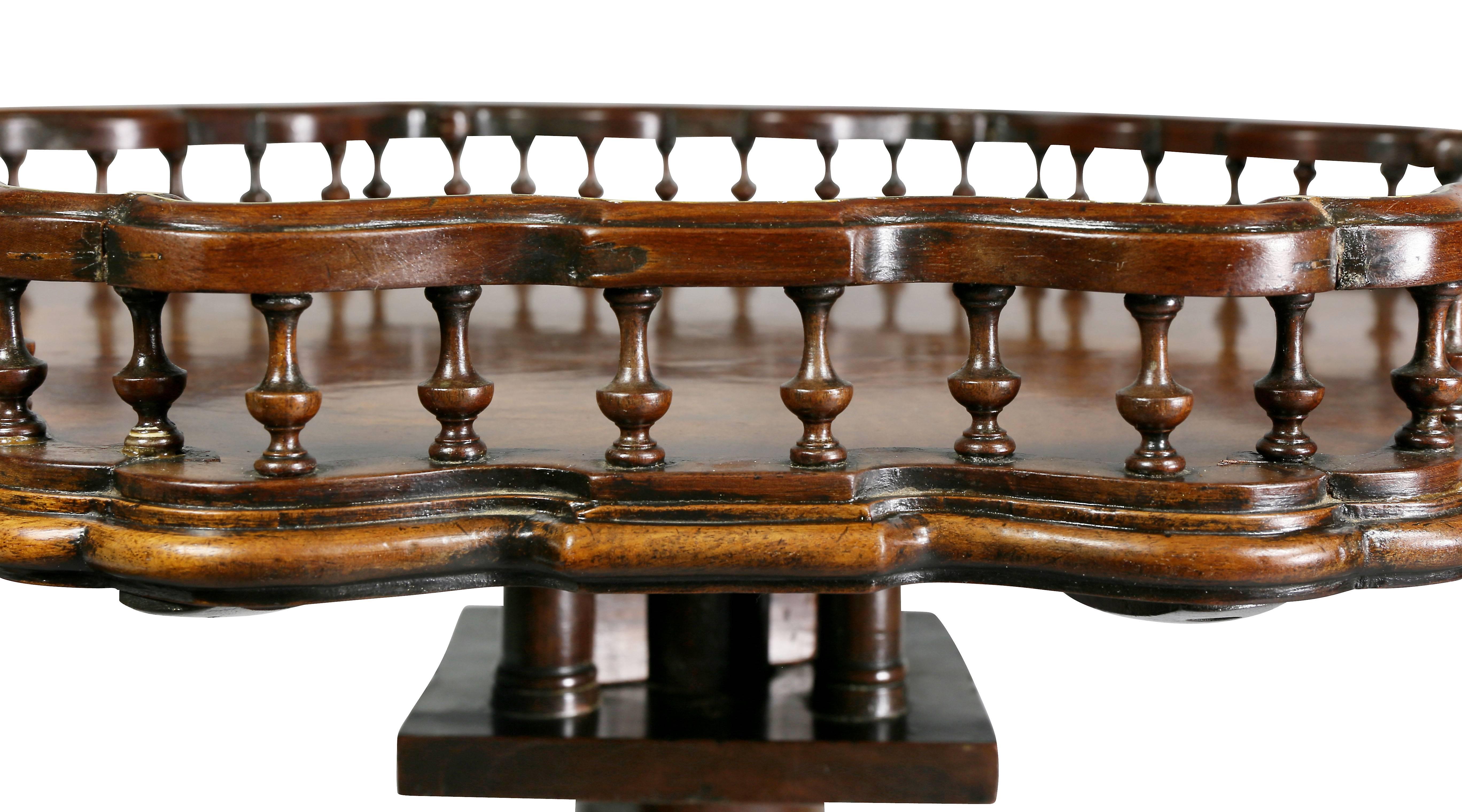 Mid-18th Century George III Mahogany Tilt Top Tea Table For Sale