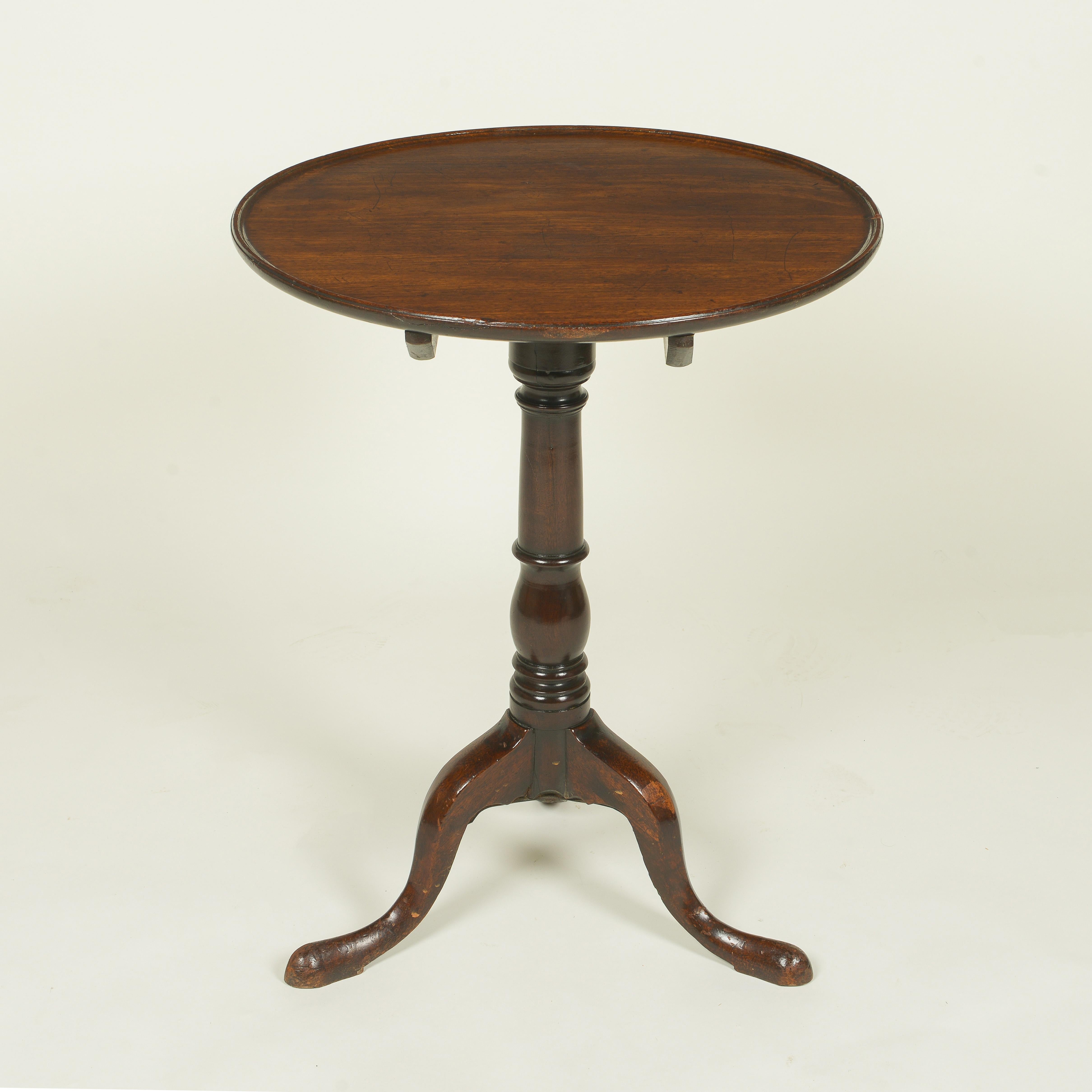 English George III Mahogany Tilt-Top Tripod Table For Sale