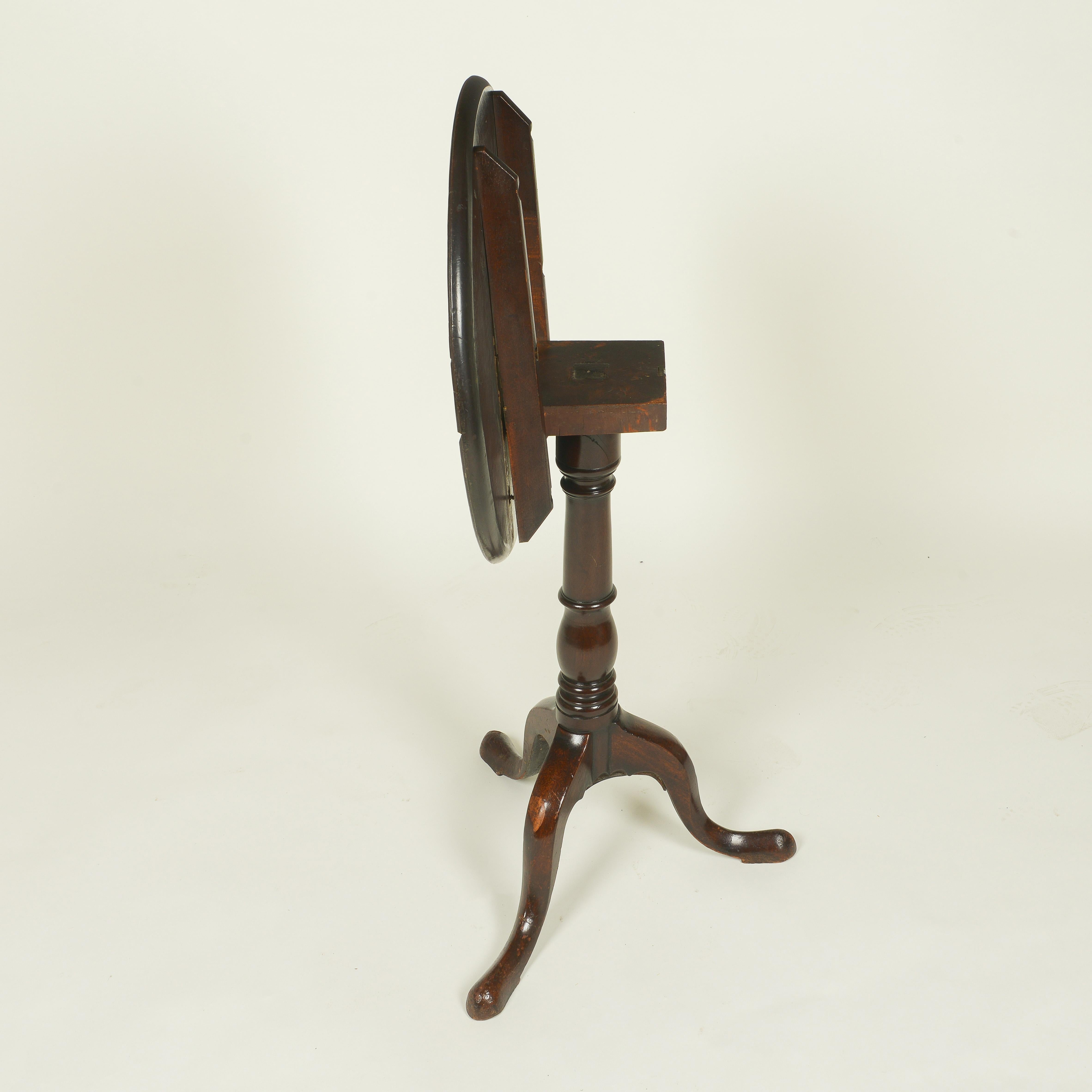 George III Mahogany Tilt-Top Tripod Table In Good Condition For Sale In New York, NY