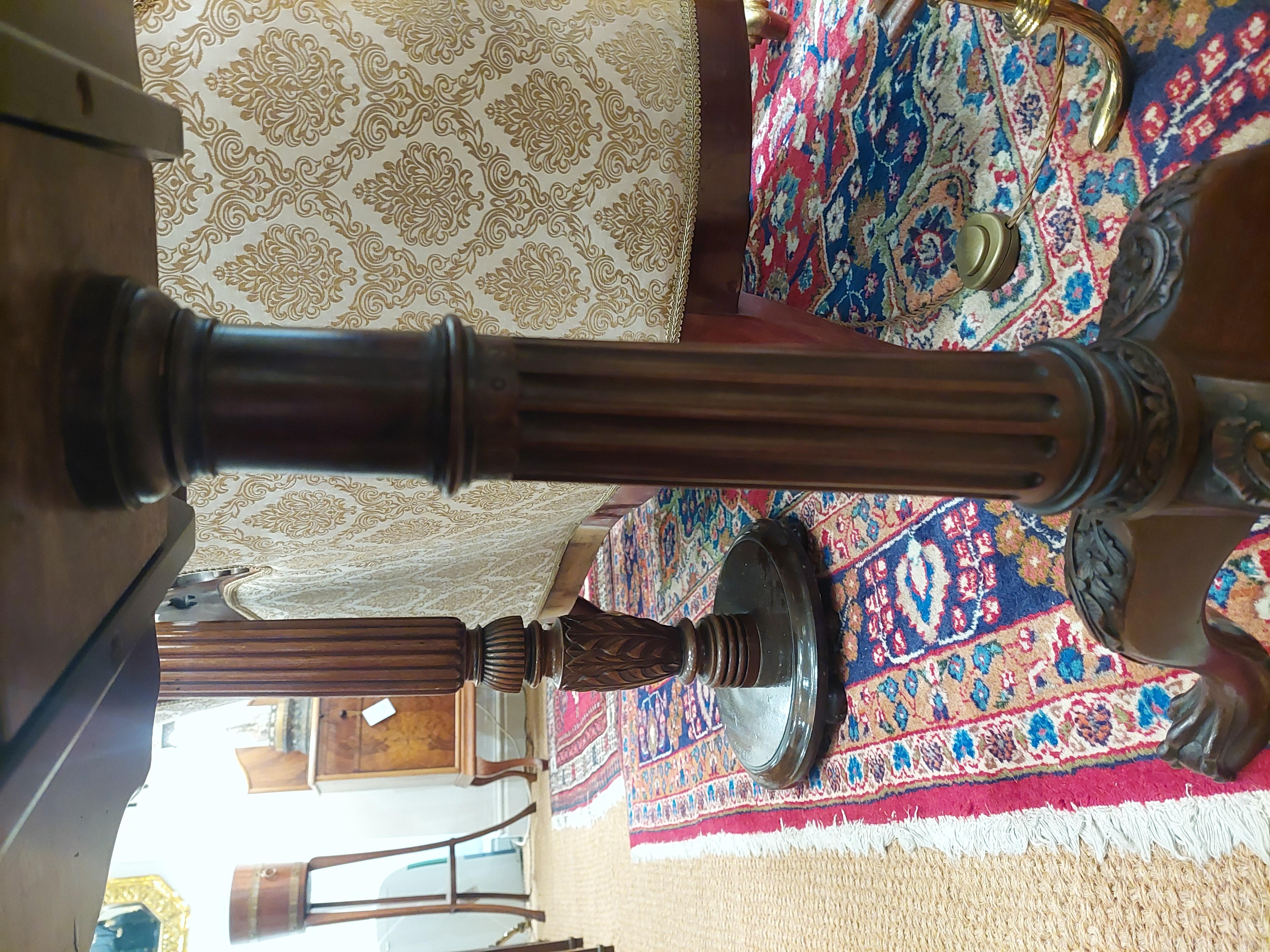 Mesa trípode basculante de caoba Jorge III 1
